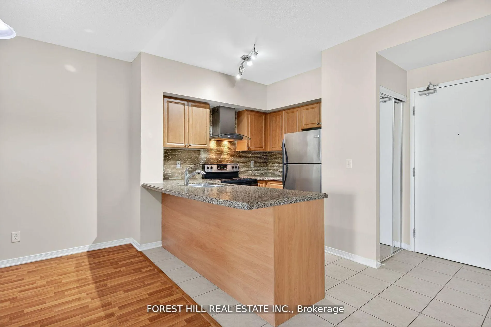Photo 9 of Unit 308, 9451 Jane Street, Vaughan, Maple — HOMEH