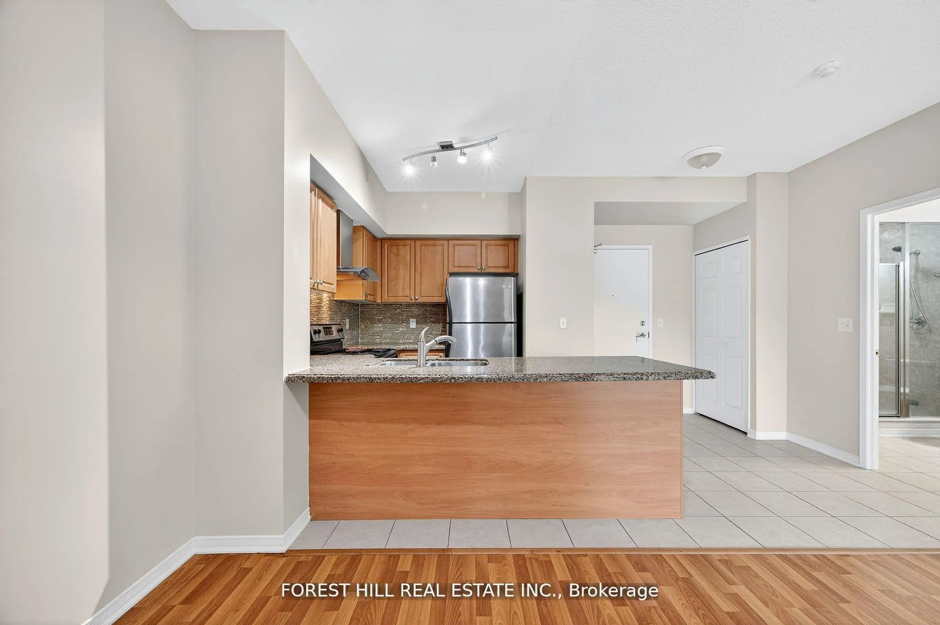 Photo 10 of Unit 308, 9451 Jane Street, Vaughan, Maple — HOMEH