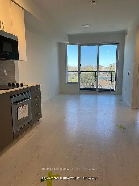 Front of Unit 616, 415 Main Street
