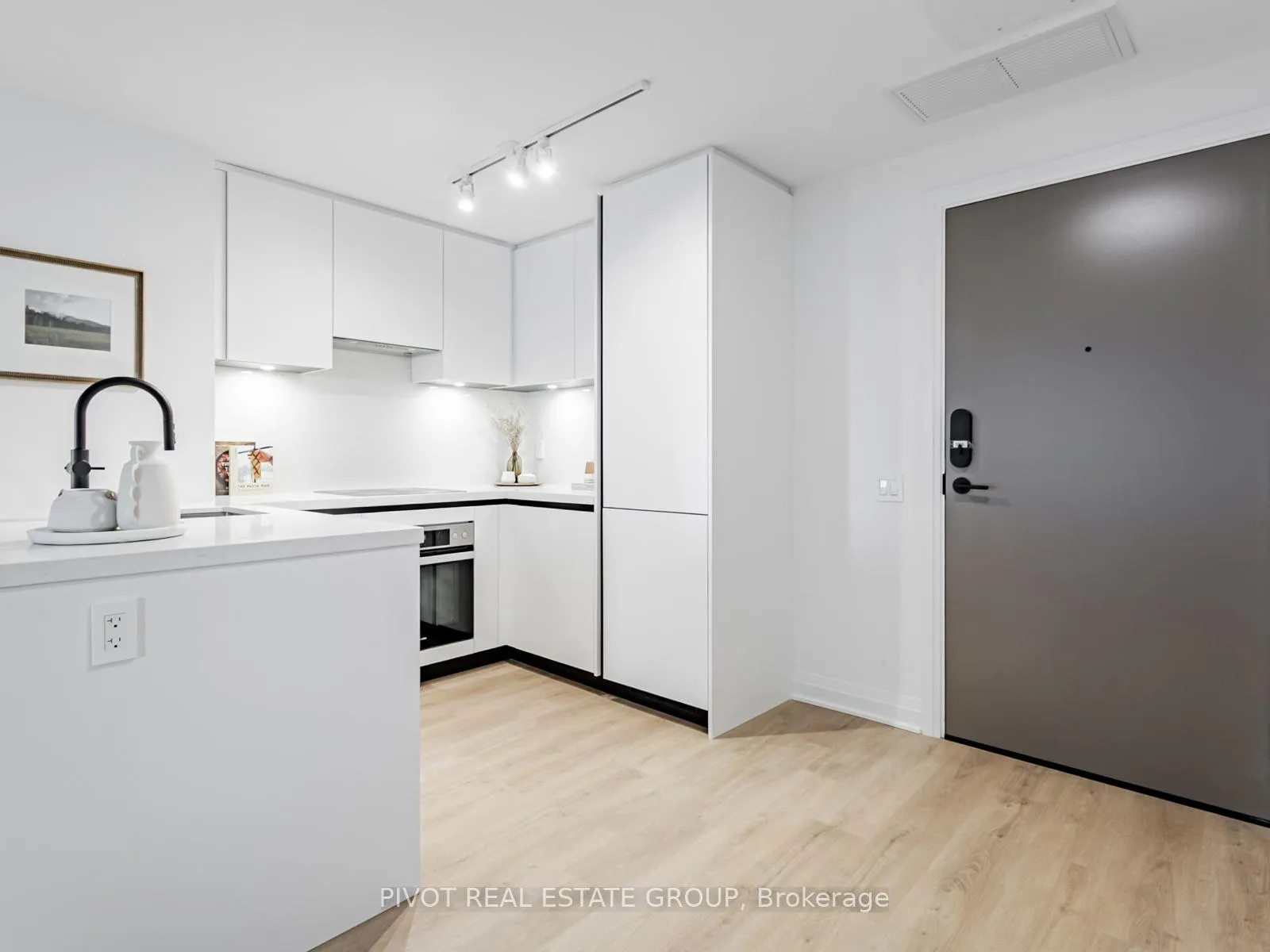 Front of Unit 1003, 4023 The Exchange