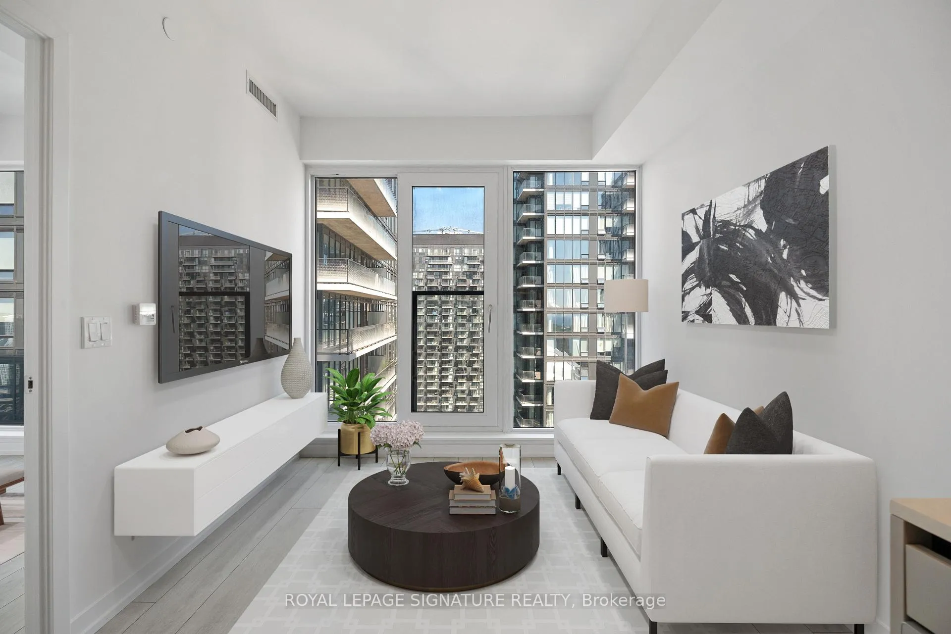 Photo 3 of Unit 4607, 55 Mercer Street, Toronto, Waterfront Communities — HOMEH