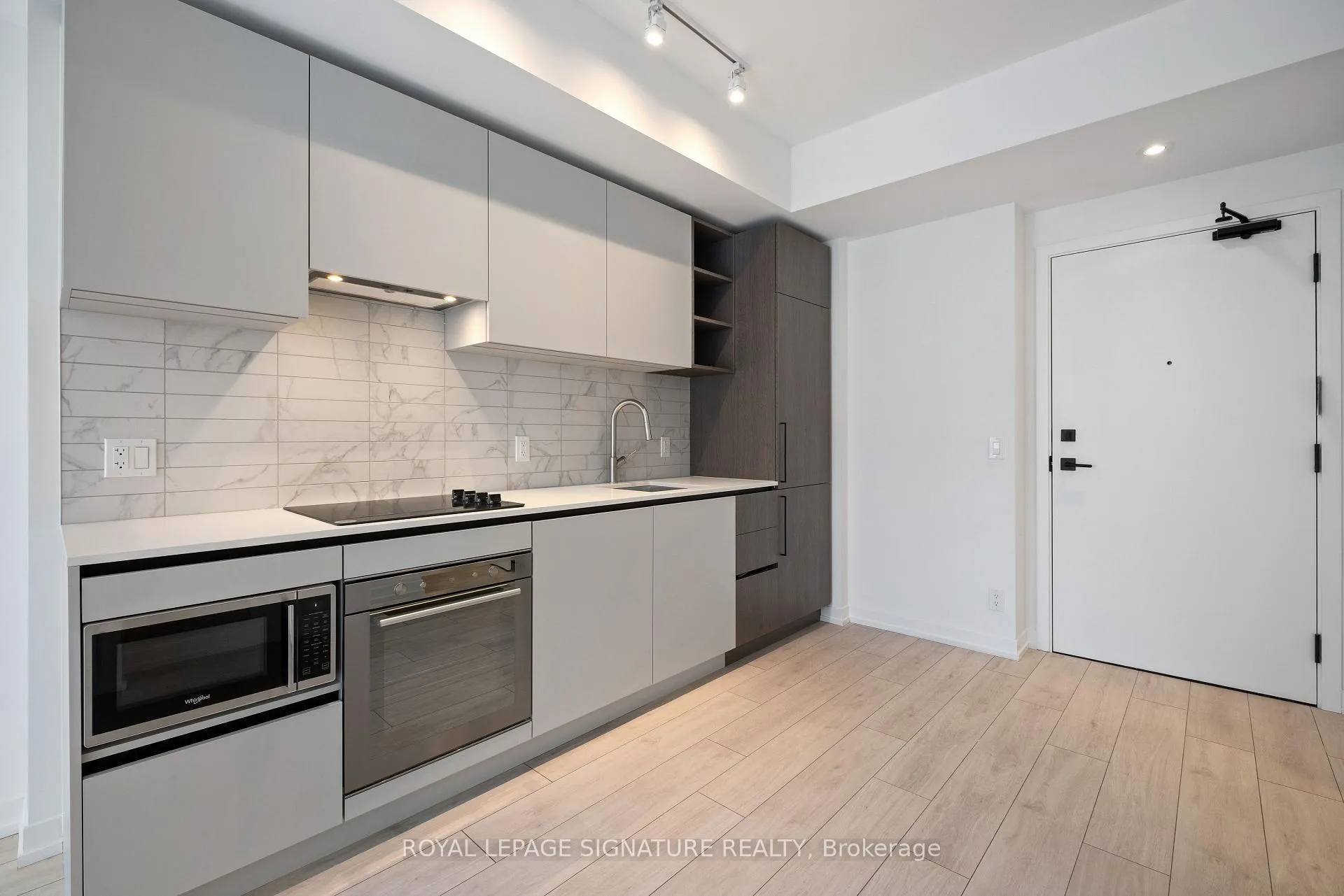 Photo 5 of Unit 4607, 55 Mercer Street, Toronto, Waterfront Communities — HOMEH