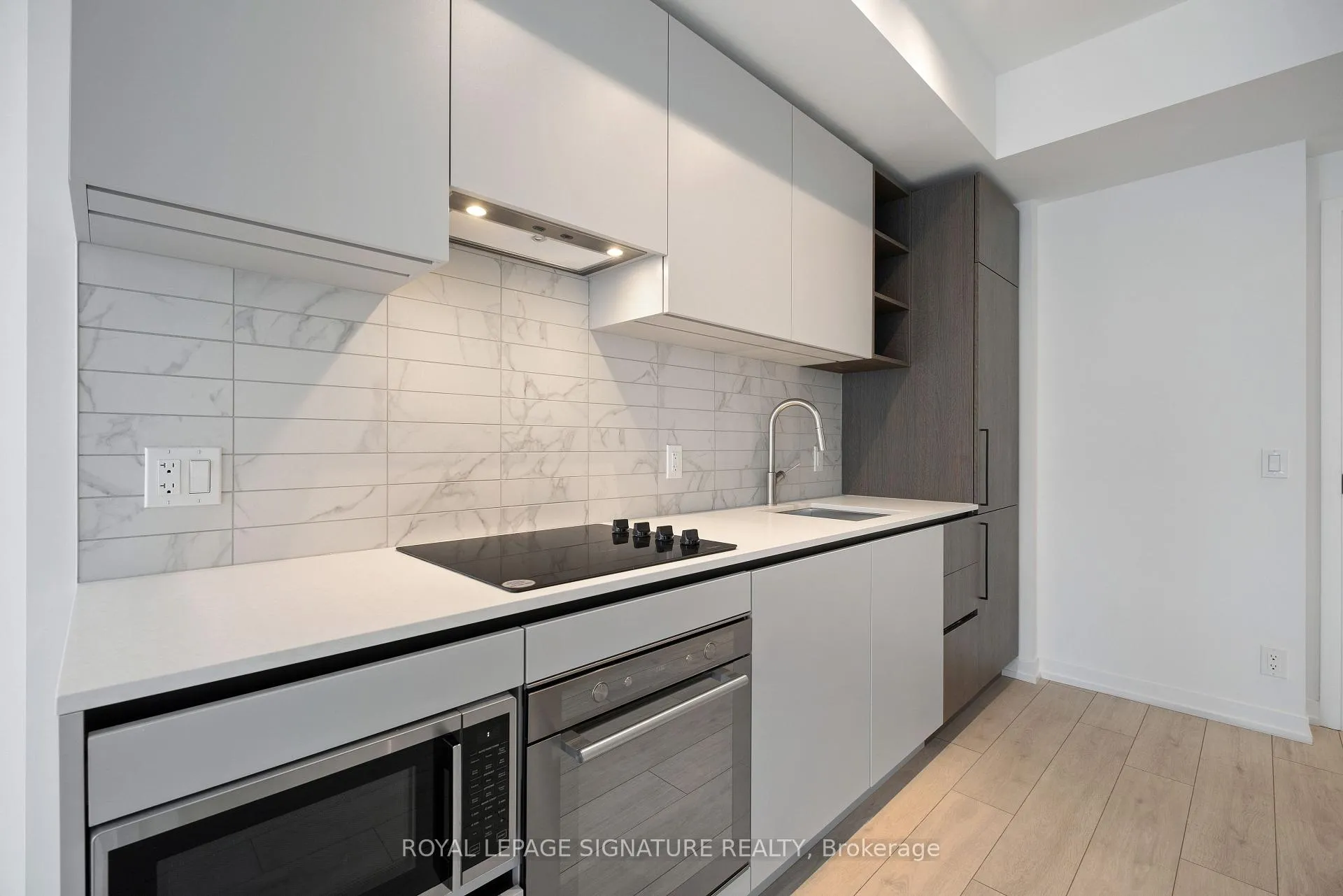Photo 7 of Unit 4607, 55 Mercer Street, Toronto, Waterfront Communities — HOMEH