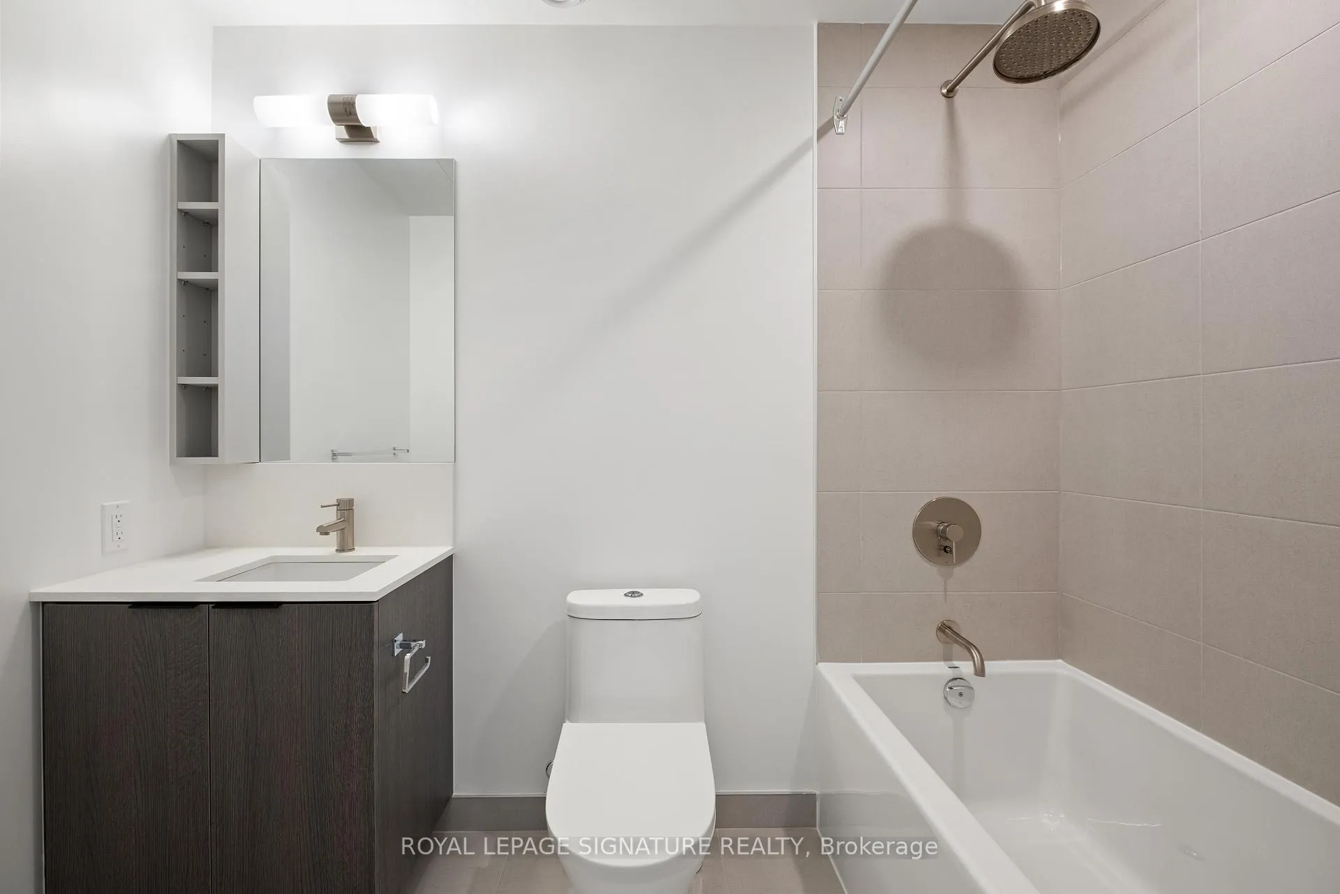Photo 9 of Unit 4607, 55 Mercer Street, Toronto, Waterfront Communities — HOMEH