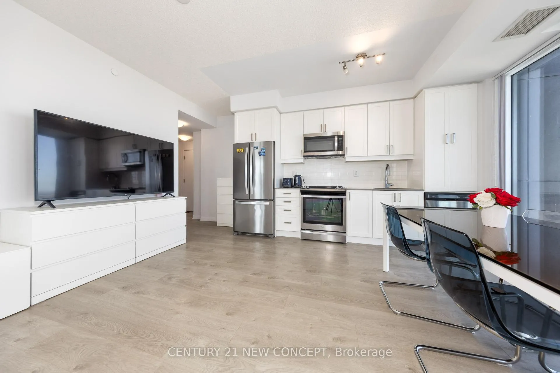 Photo 7 of Unit 3415, 7895 Jane Street, Vaughan, Concord — HOMEH