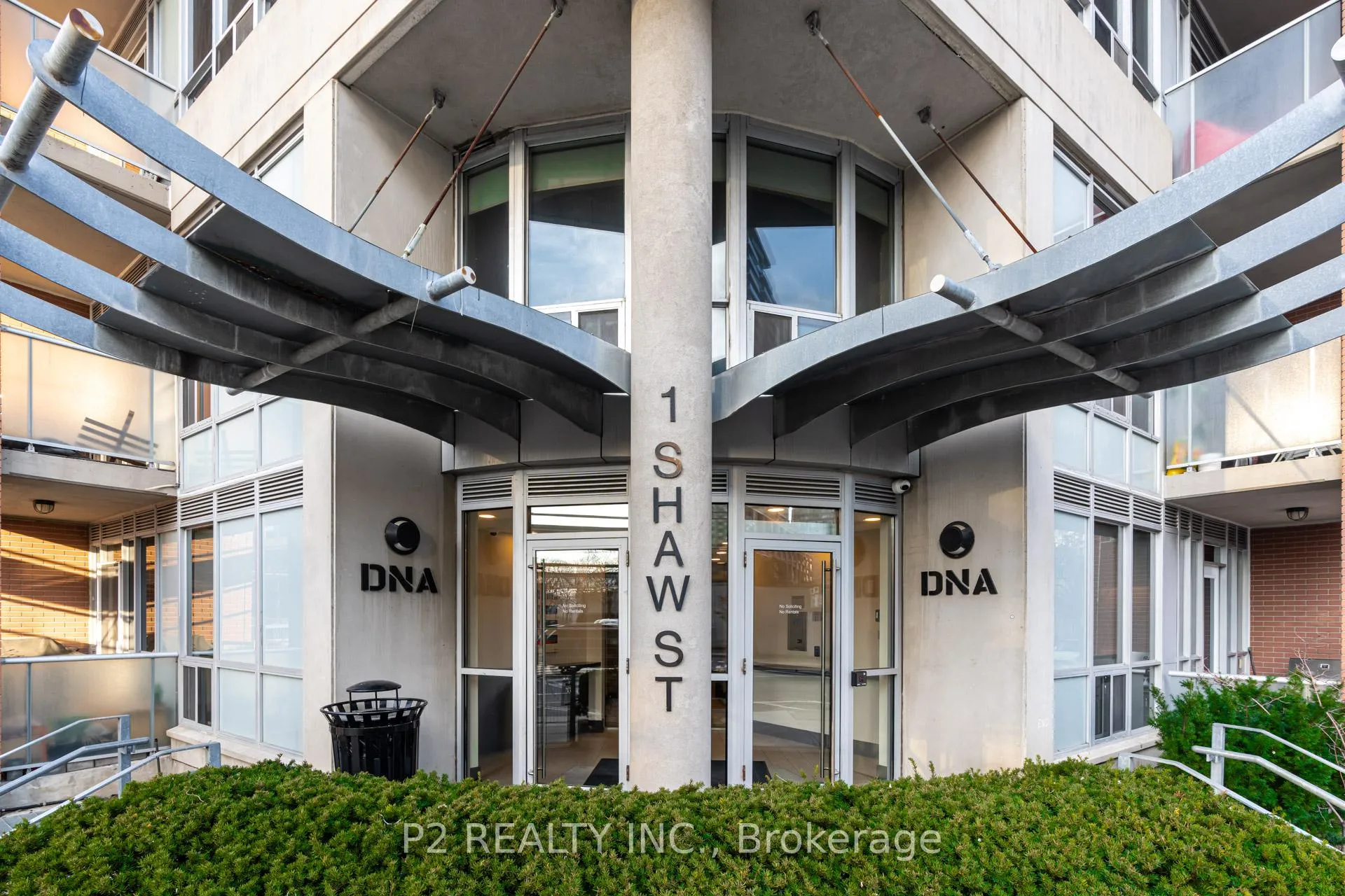 Photo 2 of Unit 1123, 1 Shaw Street, Toronto, Niagara — HOMEH