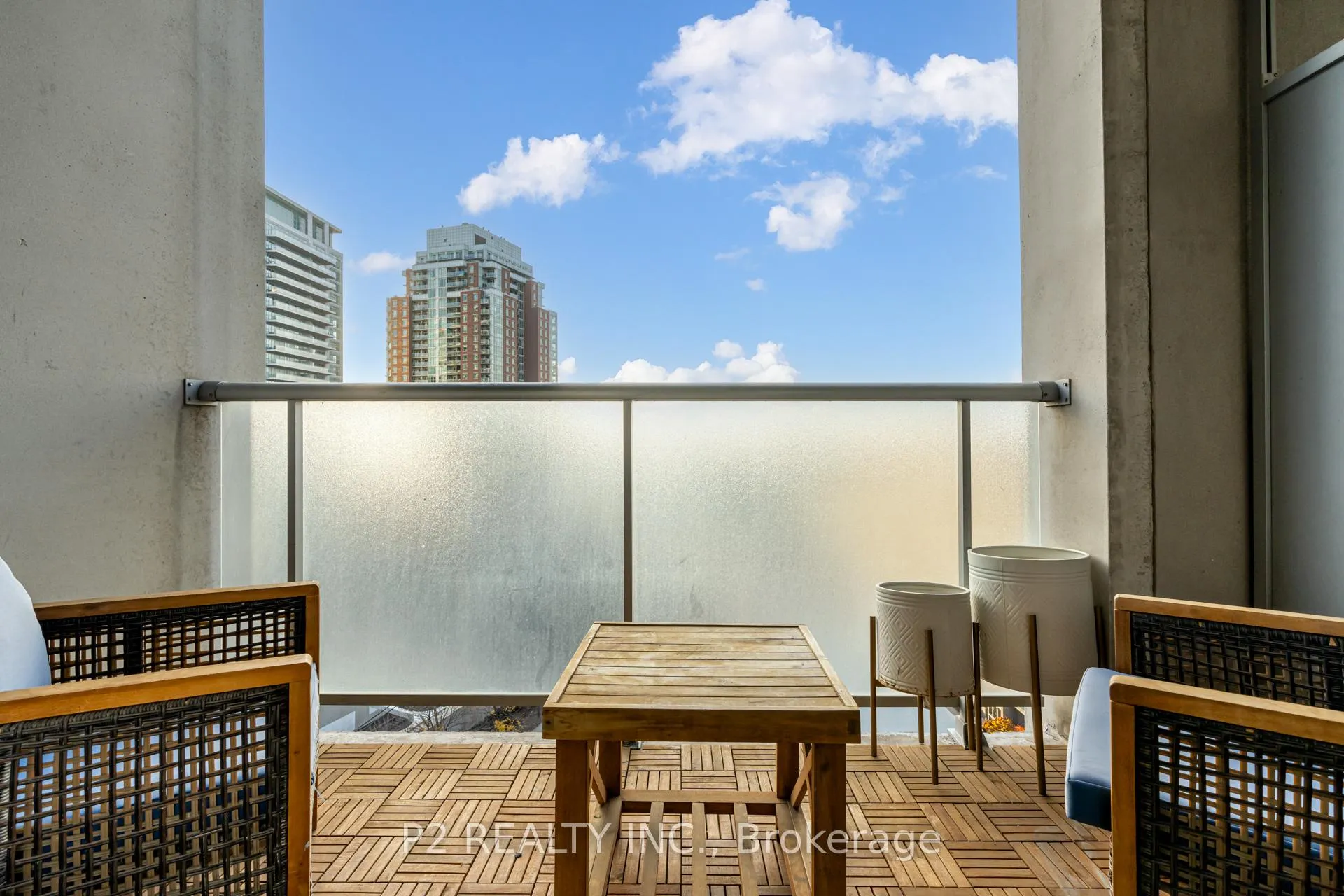 Photo 7 of Unit 1123, 1 Shaw Street, Toronto, Niagara — HOMEH