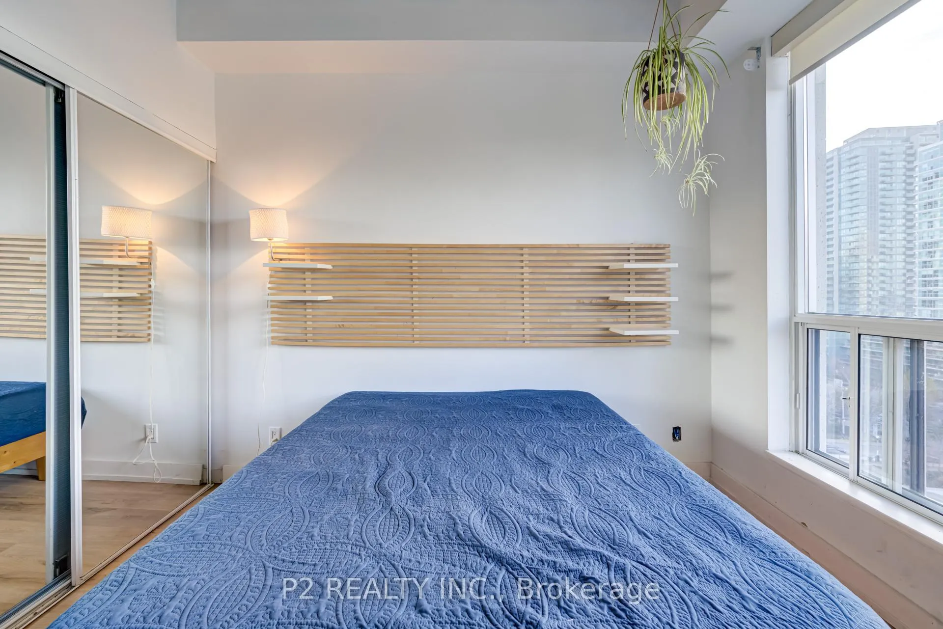 Photo 9 of Unit 1123, 1 Shaw Street, Toronto, Niagara — HOMEH