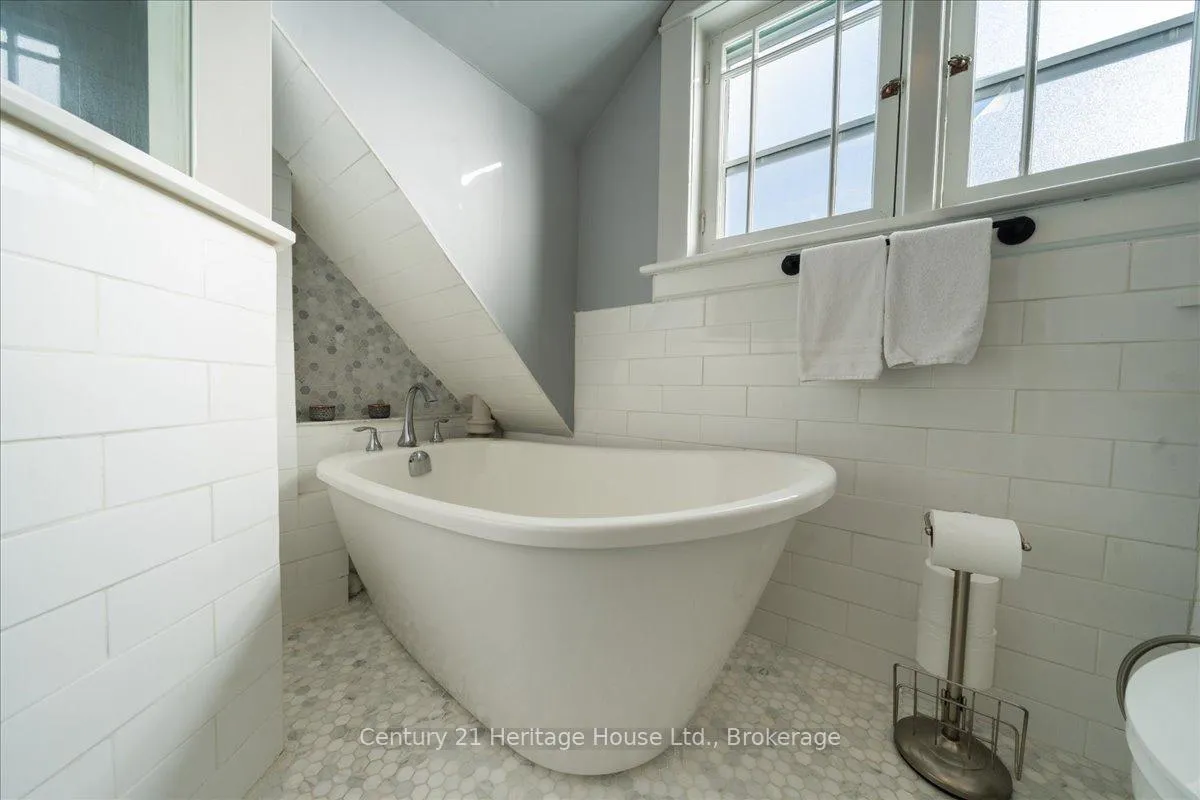 Photo 19 of 184 Weber Street E, Kitchener — HOMEH