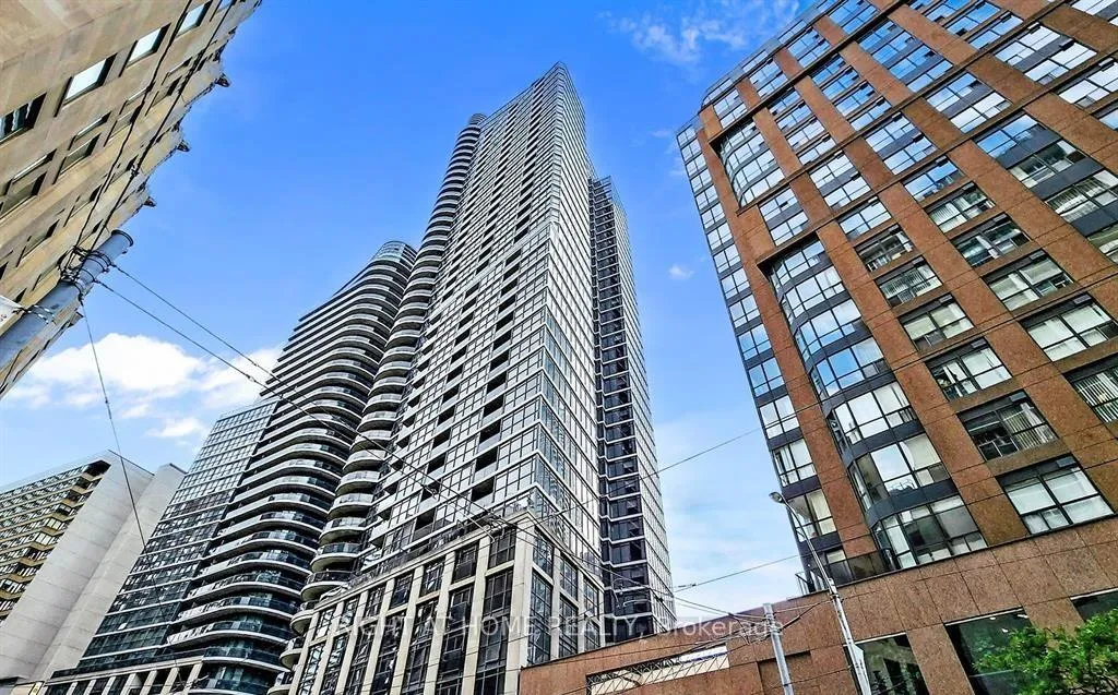 Front of Unit 1501, 21 Carlton Street
