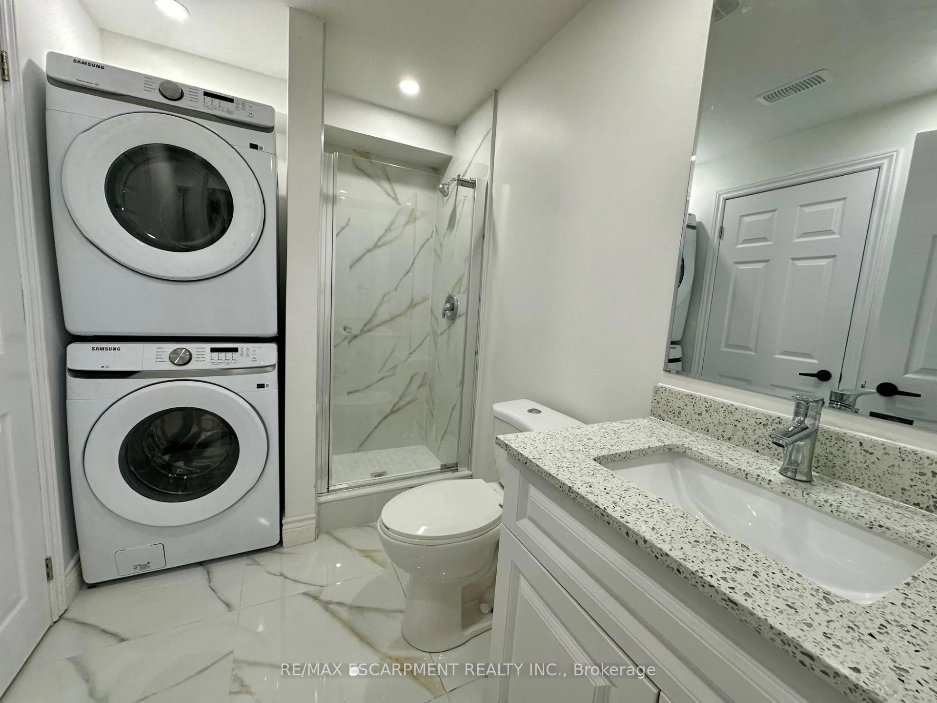 Photo 6 of Unit LOWER, 21 Thames Way, Hamilton, Mount Hope — HOMEH