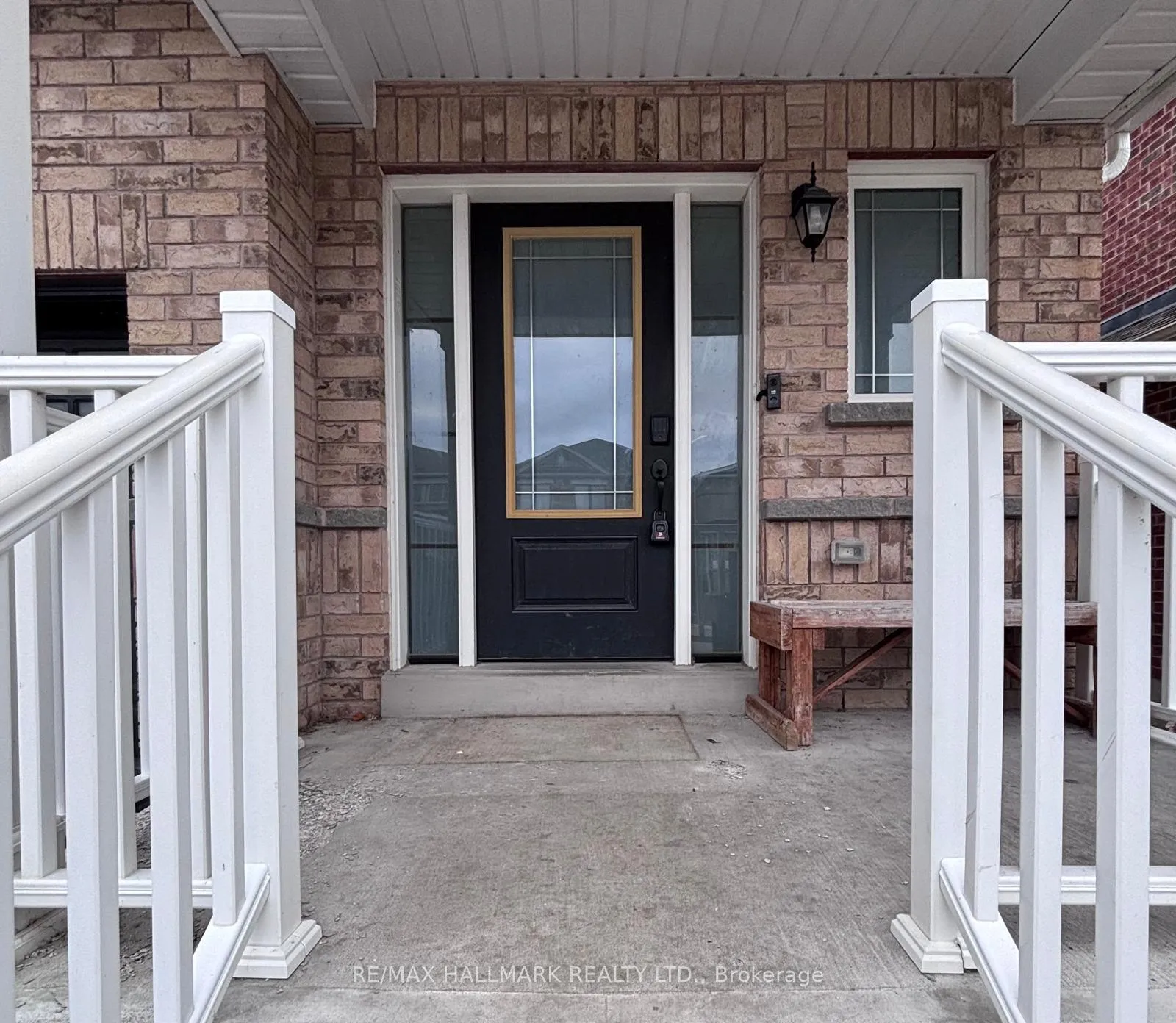 Photo 2 of 44 Jardine Street, Brock, Beaverton — HOMEH