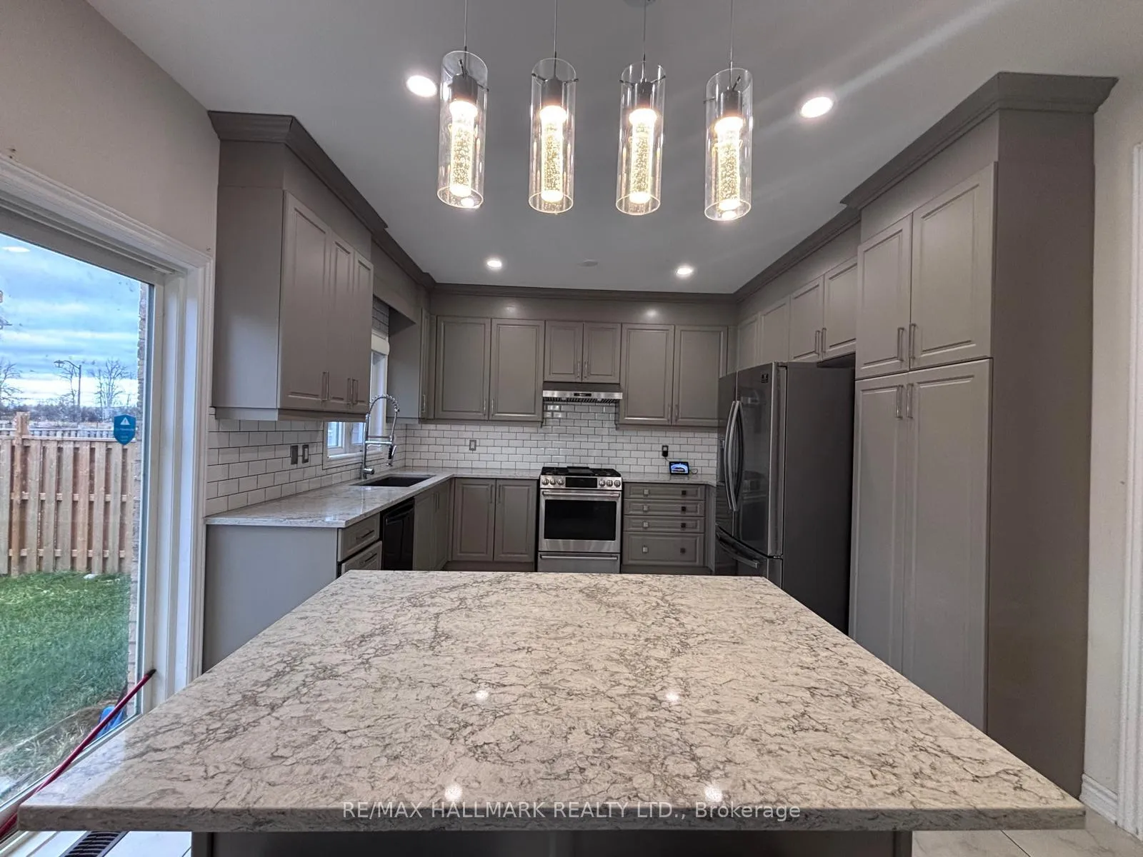 Photo 6 of 44 Jardine Street, Brock, Beaverton — HOMEH