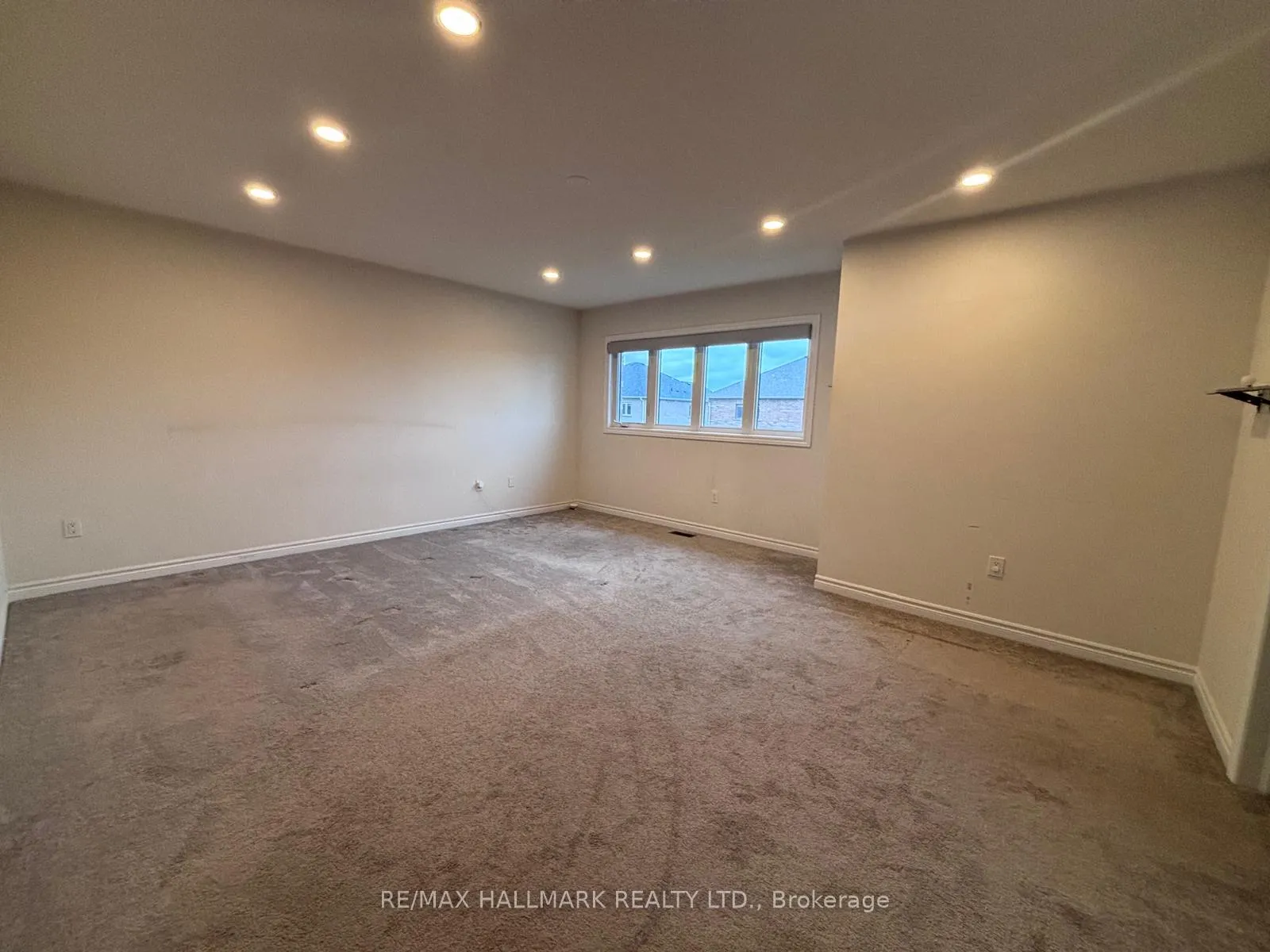 Photo 14 of 44 Jardine Street, Brock, Beaverton — HOMEH