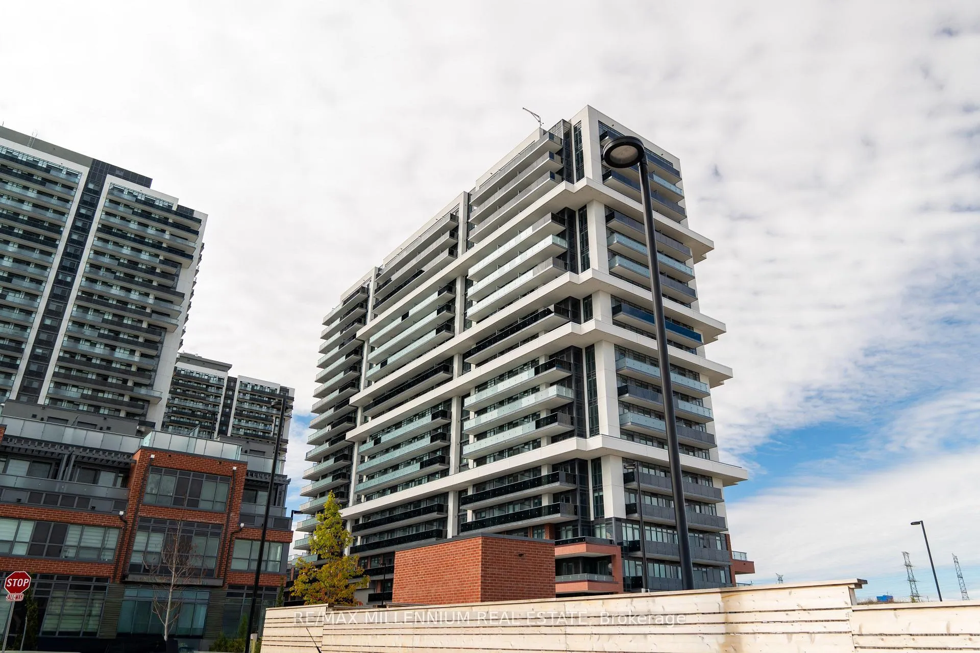 Photo 1 of Unit 1540, 2545 Simcoe Street N, Oshawa, Windfields — HOMEH