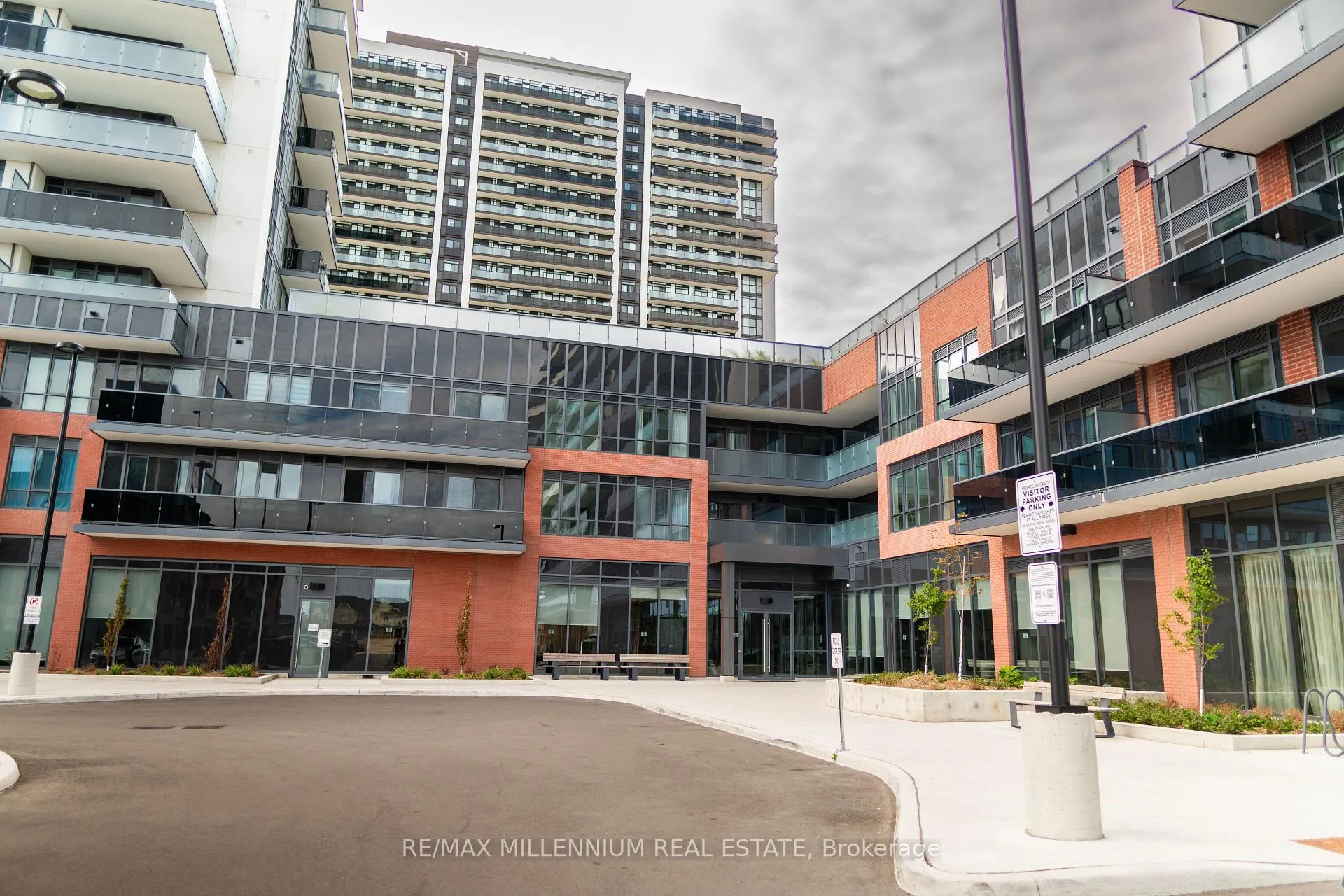Photo 2 of Unit 1540, 2545 Simcoe Street N, Oshawa, Windfields — HOMEH