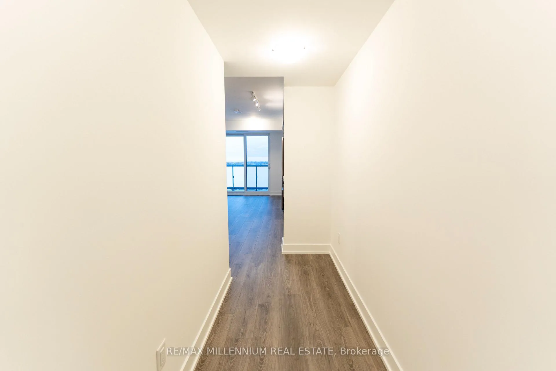 Photo 3 of Unit 1540, 2545 Simcoe Street N, Oshawa, Windfields — HOMEH