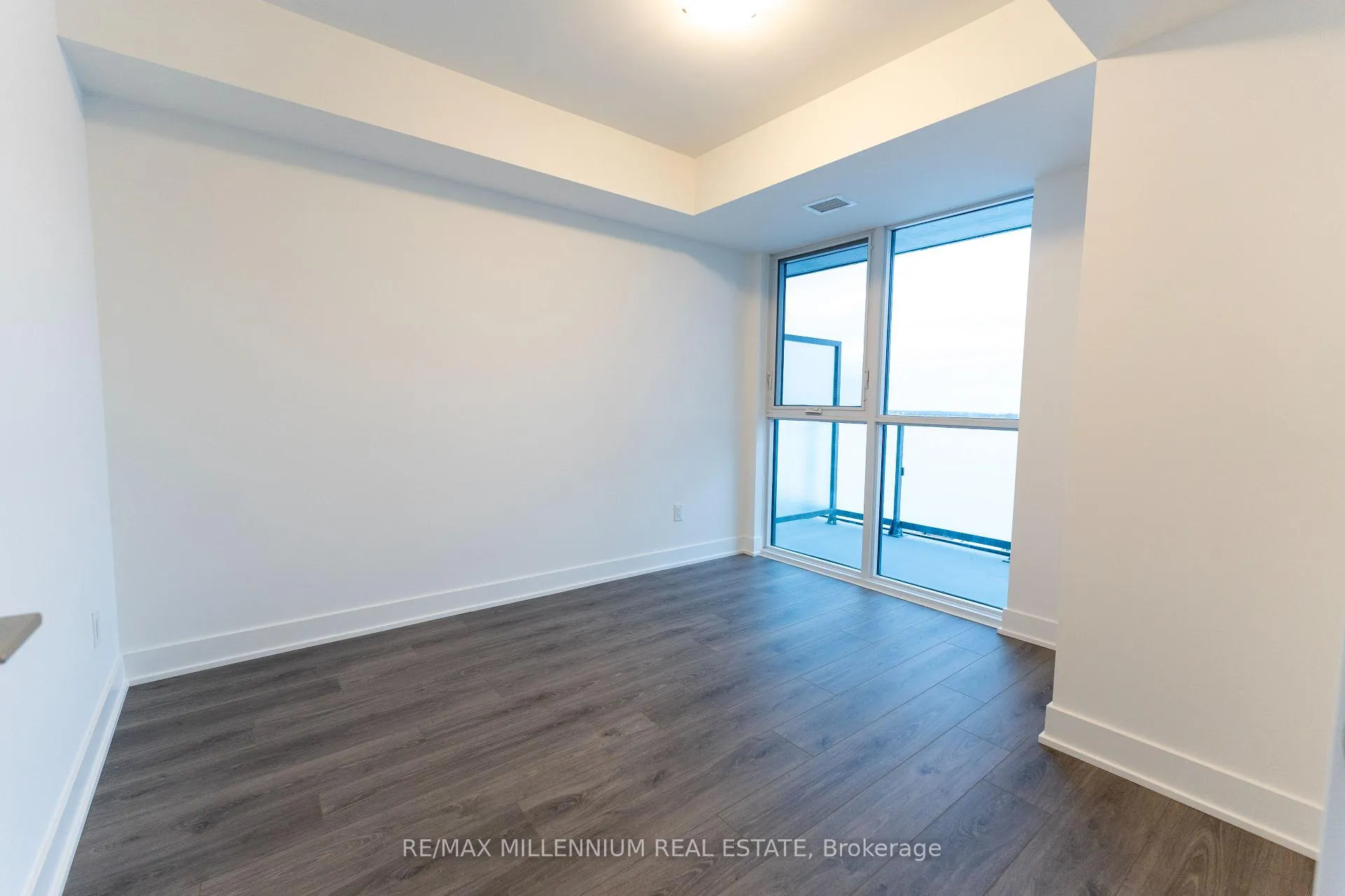Photo 5 of Unit 1540, 2545 Simcoe Street N, Oshawa, Windfields — HOMEH