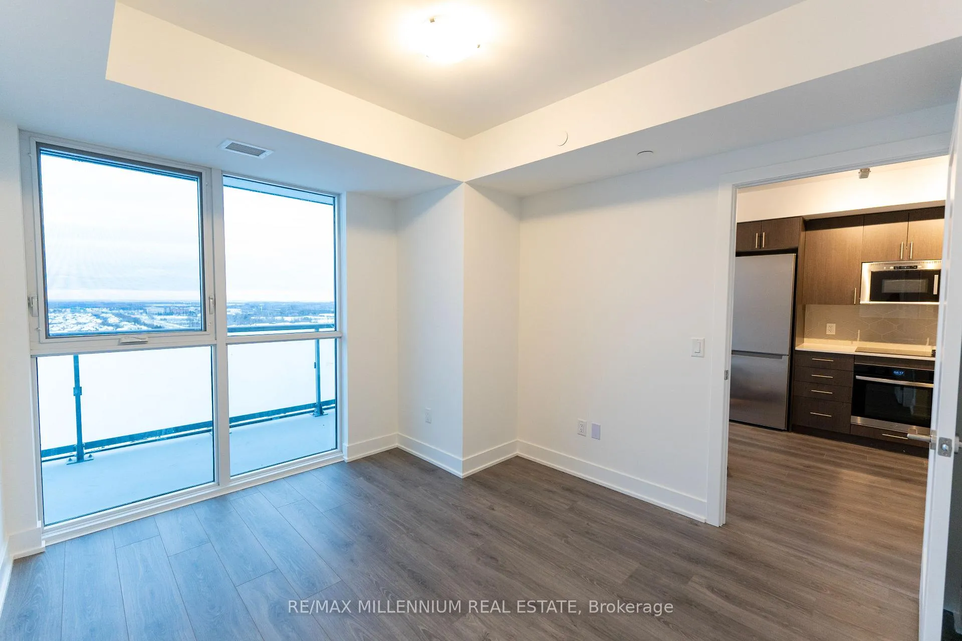Photo 6 of Unit 1540, 2545 Simcoe Street N, Oshawa, Windfields — HOMEH