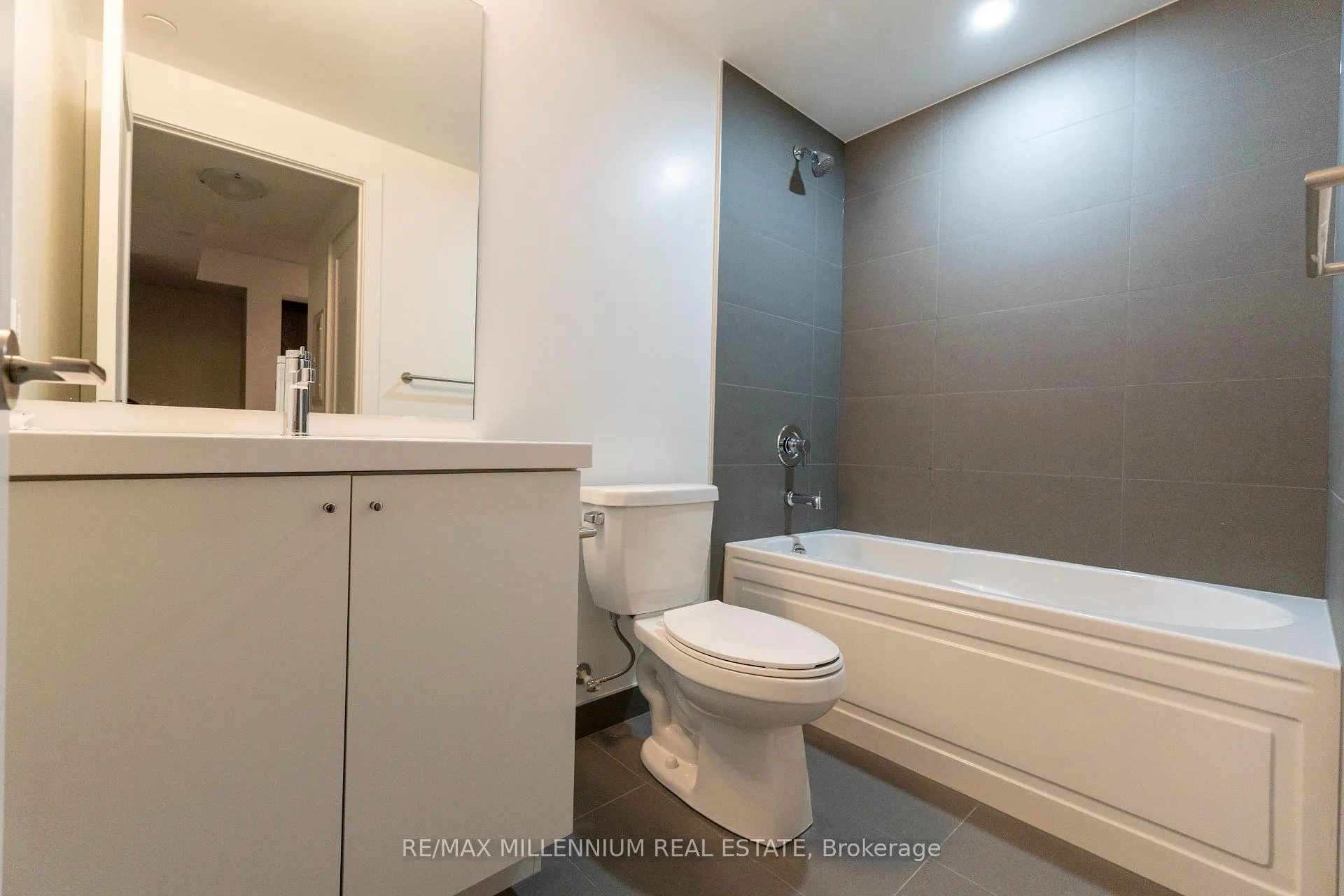 Photo 14 of Unit 1540, 2545 Simcoe Street N, Oshawa, Windfields — HOMEH