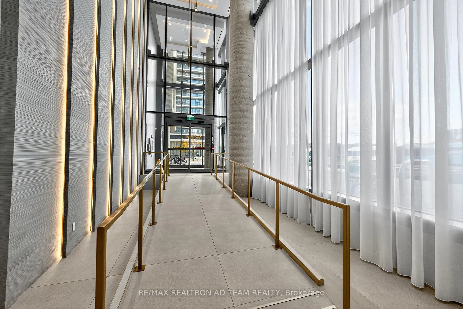 Photo 5 of Unit 1901, 1000 Portage Parkway, Vaughan, Concord — HOMEH
