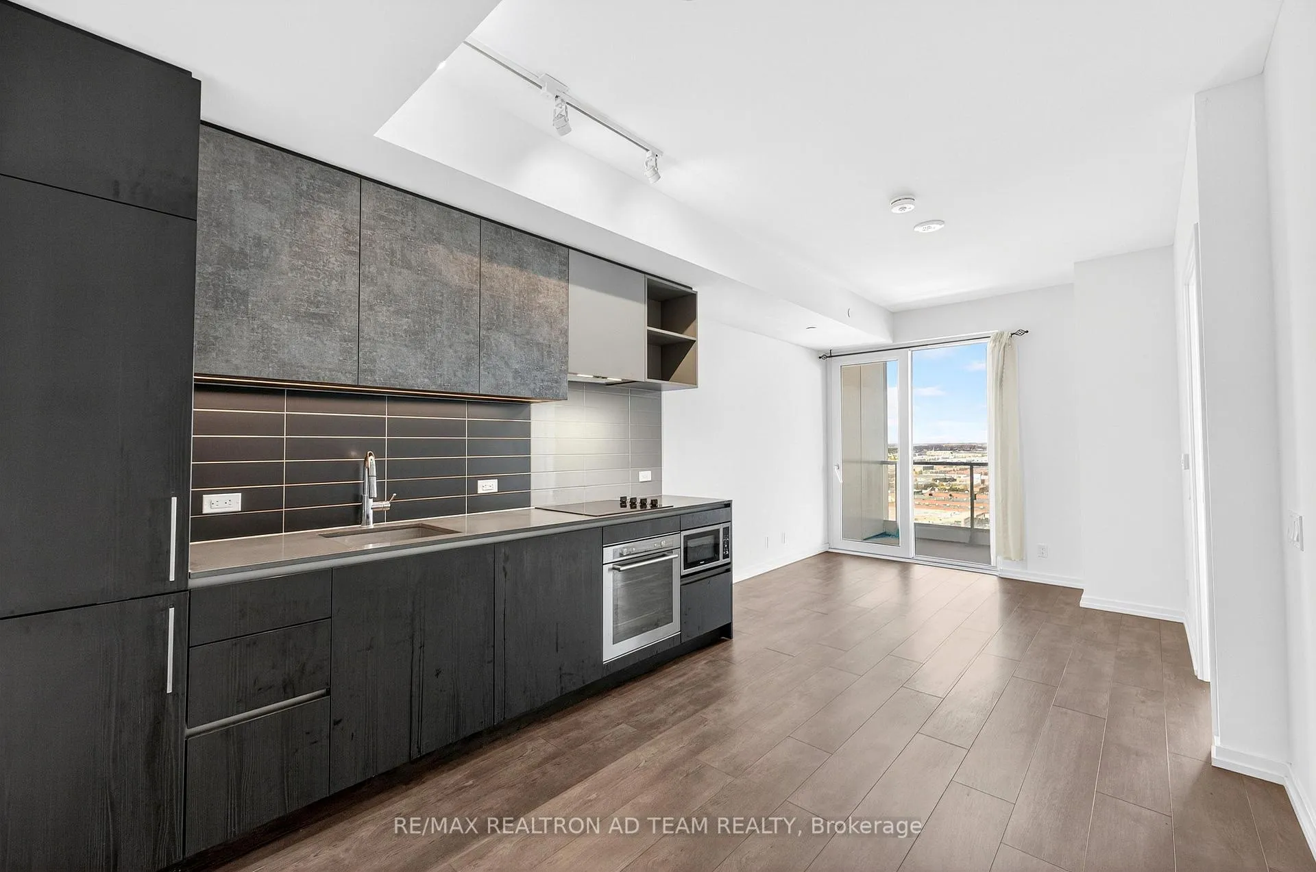Photo 10 of Unit 1901, 1000 Portage Parkway, Vaughan, Concord — HOMEH