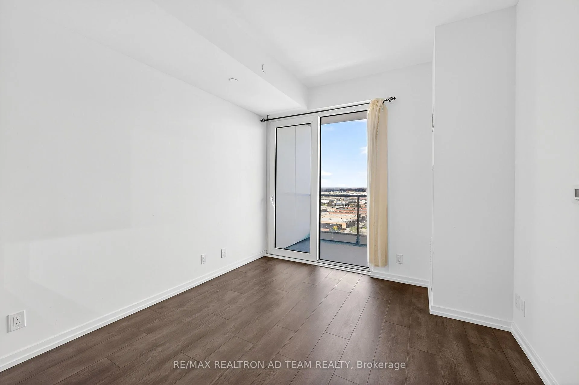 Photo 12 of Unit 1901, 1000 Portage Parkway, Vaughan, Concord — HOMEH