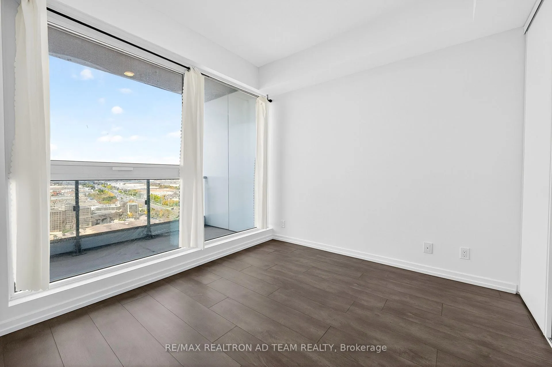 Photo 22 of Unit 1901, 1000 Portage Parkway, Vaughan, Concord — HOMEH