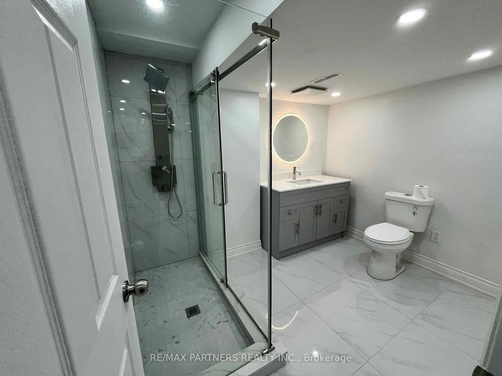 Photo 10 of 31 Chalone Crescent, Vaughan, Sonoma Heights — HOMEH