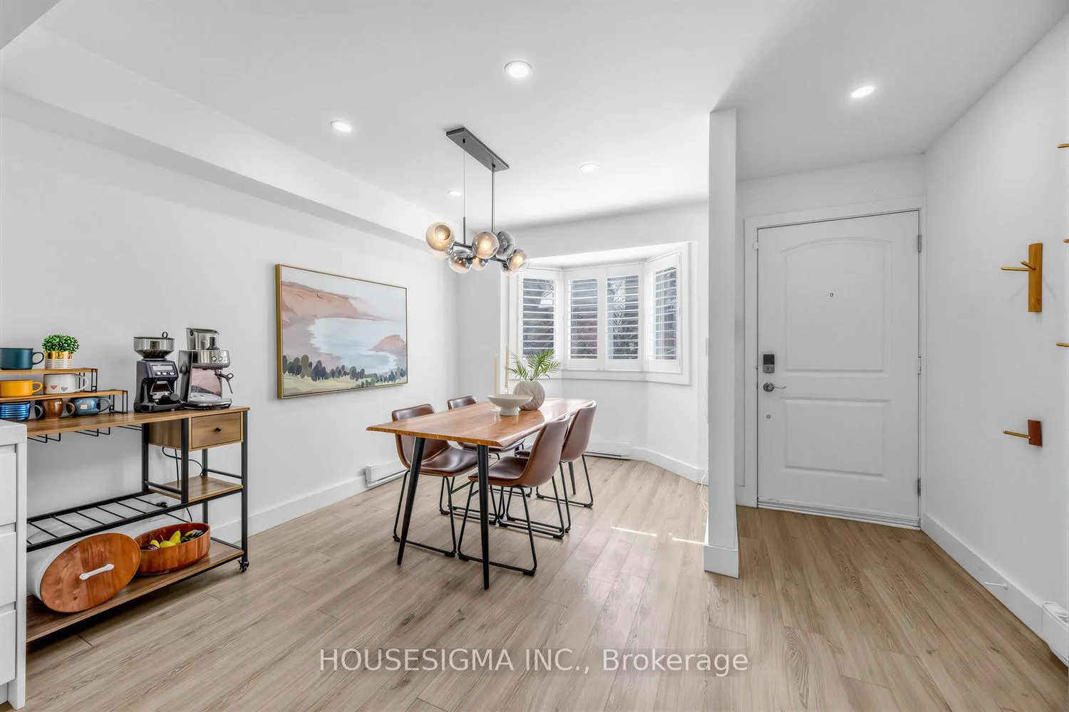 Photo 3 of Unit 47, 39 Tecumseth Street, Toronto, Niagara — HOMEH