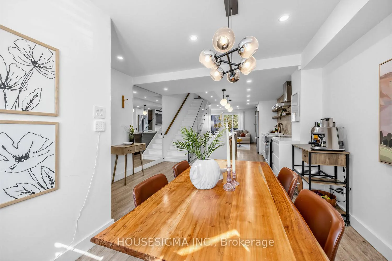 Photo 4 of Unit 47, 39 Tecumseth Street, Toronto, Niagara — HOMEH