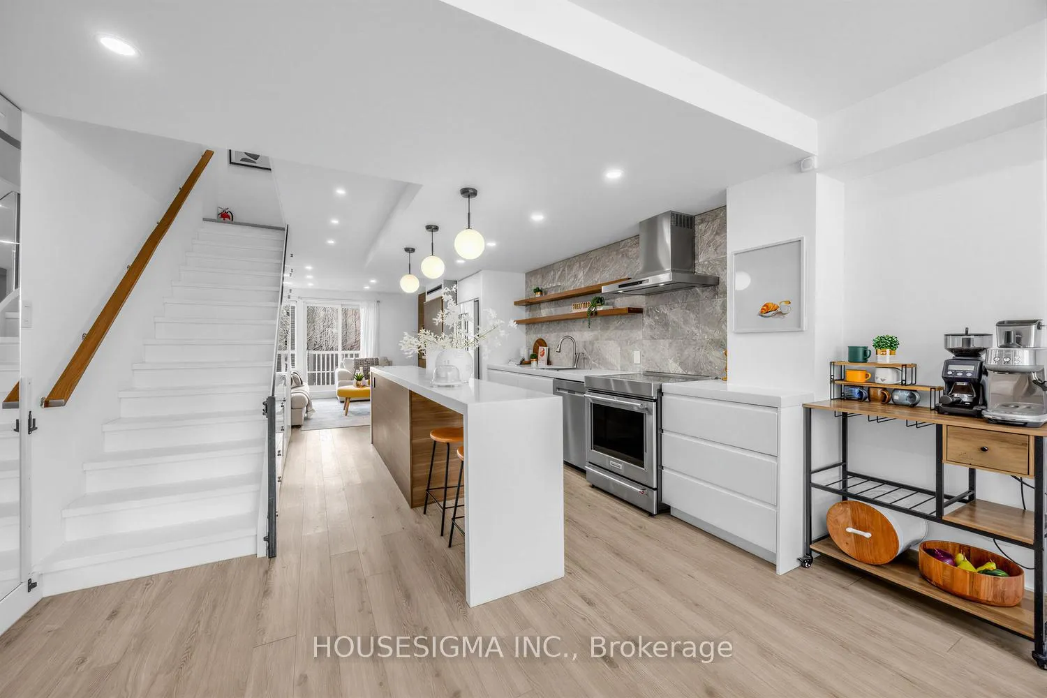 Photo 5 of Unit 47, 39 Tecumseth Street, Toronto, Niagara — HOMEH