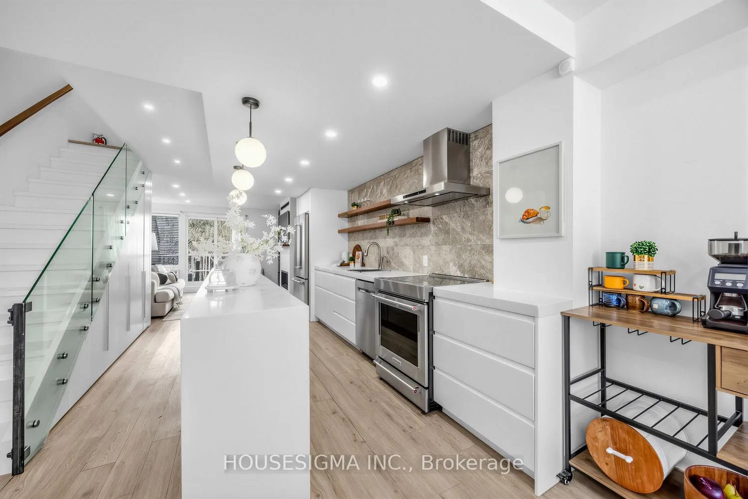 Photo 6 of Unit 47, 39 Tecumseth Street, Toronto, Niagara — HOMEH