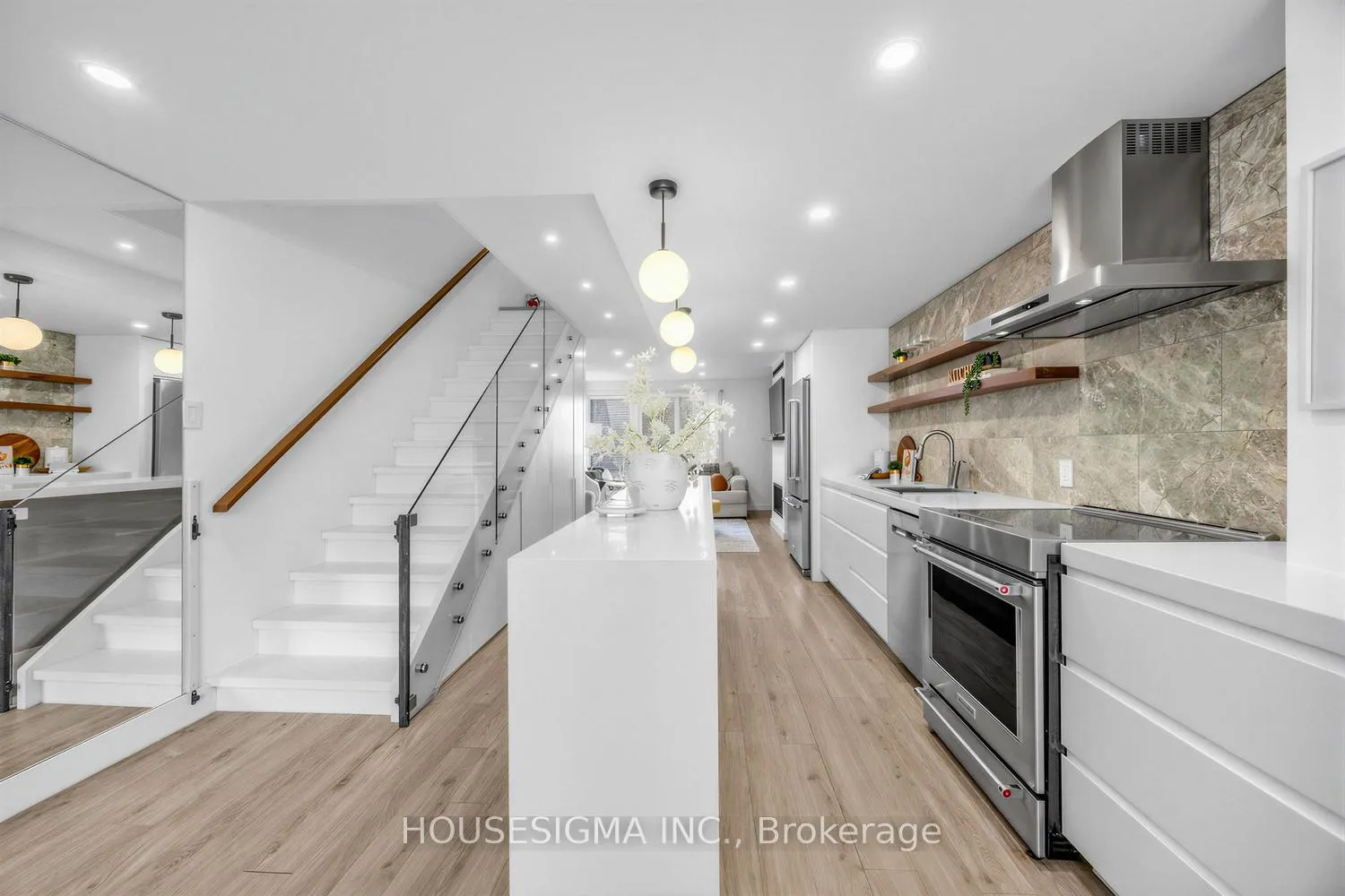 Photo 7 of Unit 47, 39 Tecumseth Street, Toronto, Niagara — HOMEH