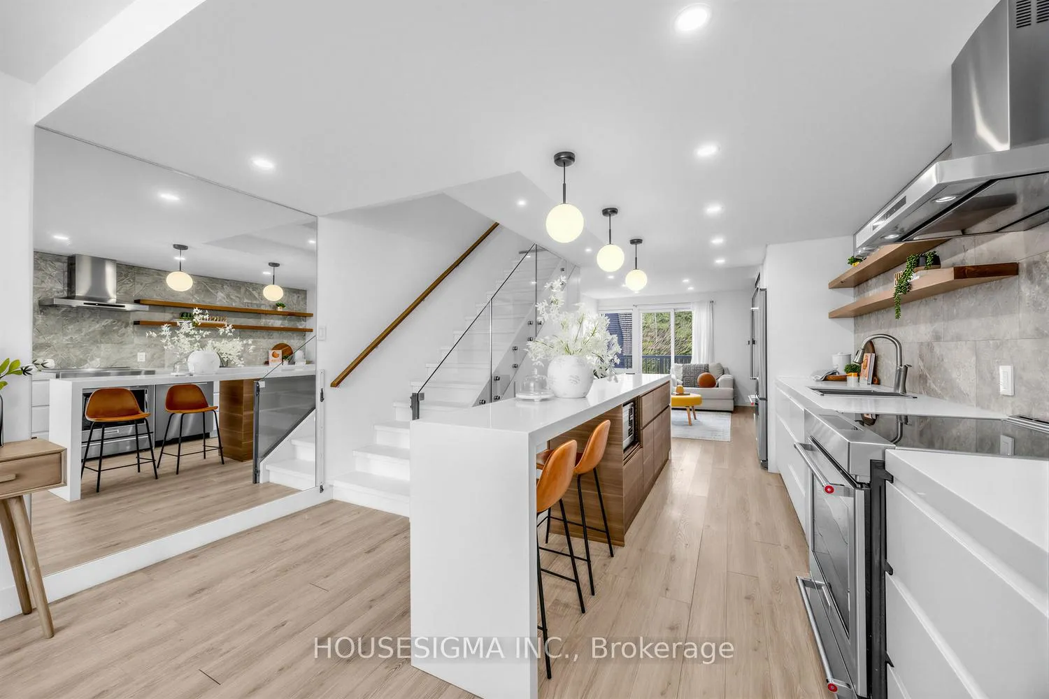 Photo 8 of Unit 47, 39 Tecumseth Street, Toronto, Niagara — HOMEH