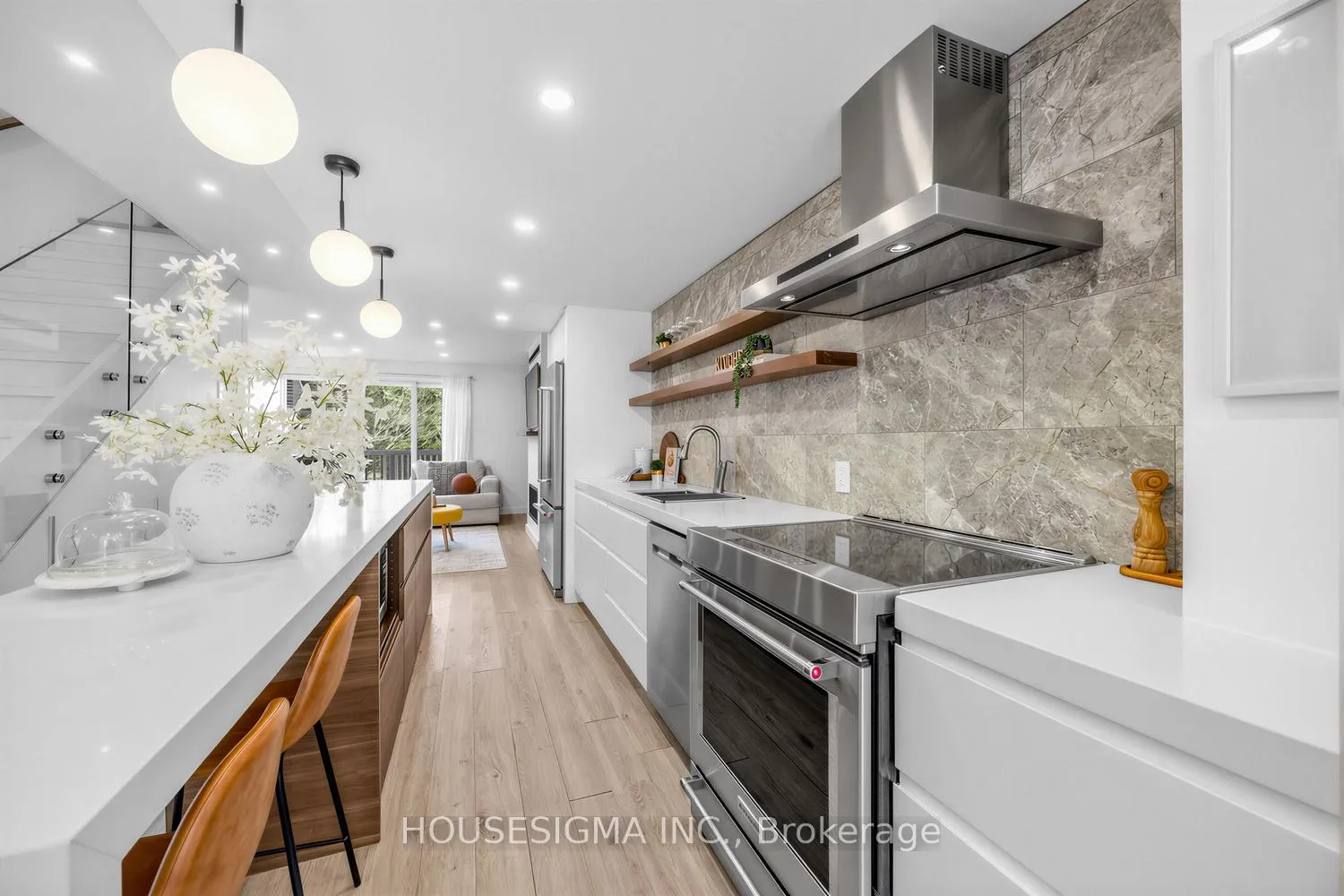 Photo 9 of Unit 47, 39 Tecumseth Street, Toronto, Niagara — HOMEH