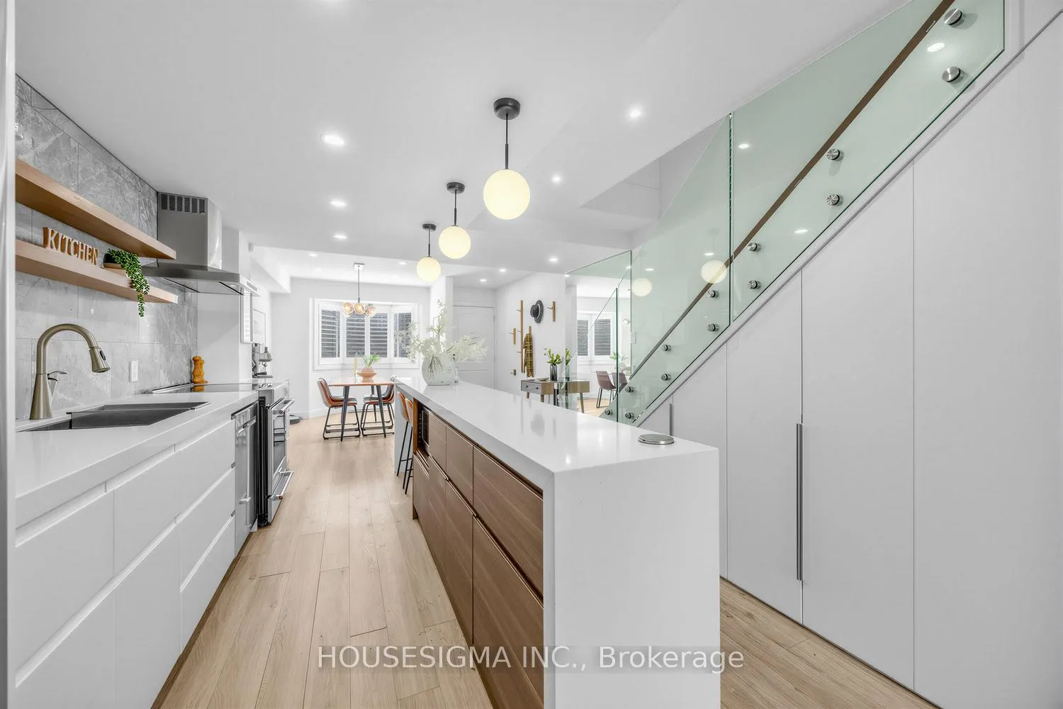Photo 10 of Unit 47, 39 Tecumseth Street, Toronto, Niagara — HOMEH