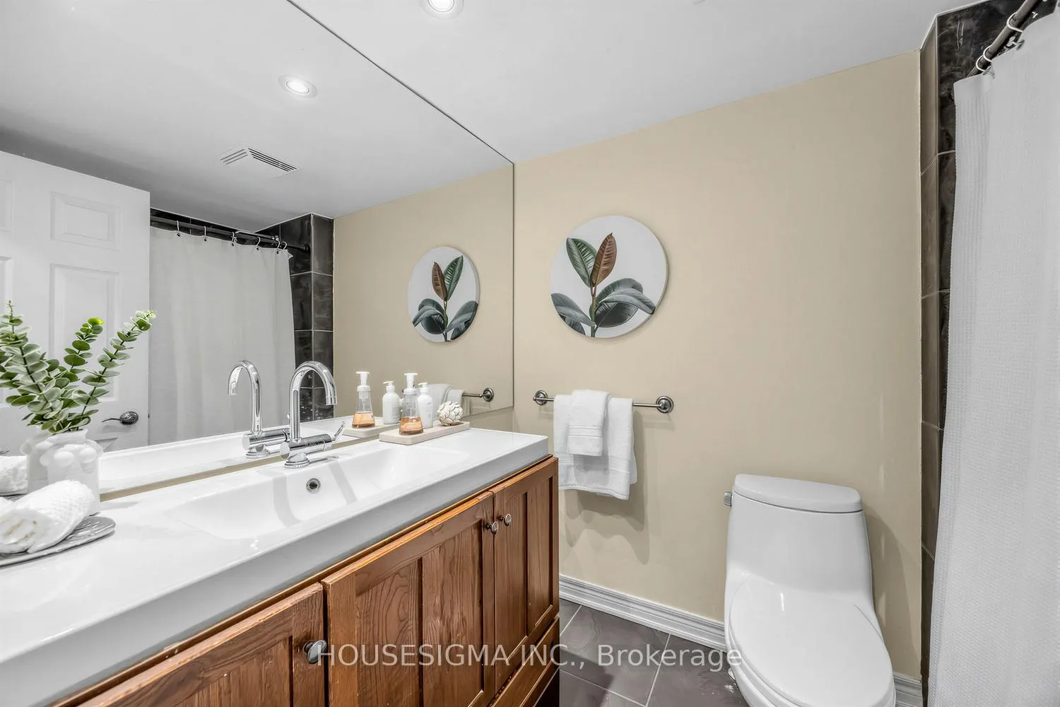 Photo 22 of Unit 47, 39 Tecumseth Street, Toronto, Niagara — HOMEH