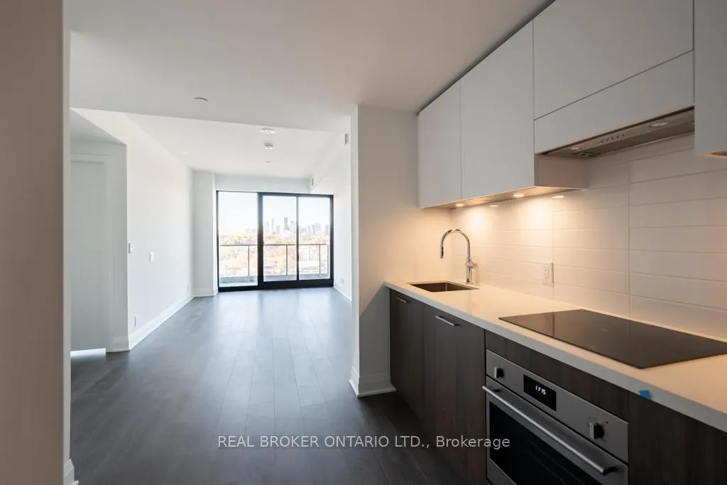 Photo 4 of Unit 1302, 33 Frederick Todd Way, Toronto, Thorncliffe Park — HOMEH