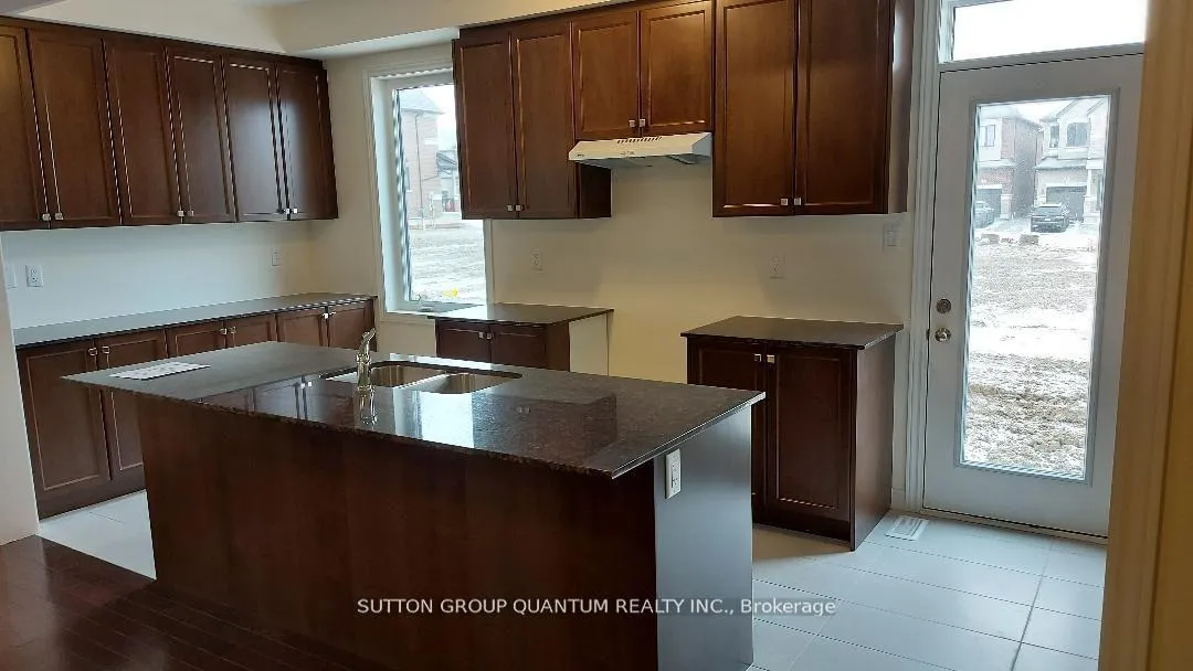 Photo 6 of 12 Armilia Place, Whitby, Rural Whitby — HOMEH