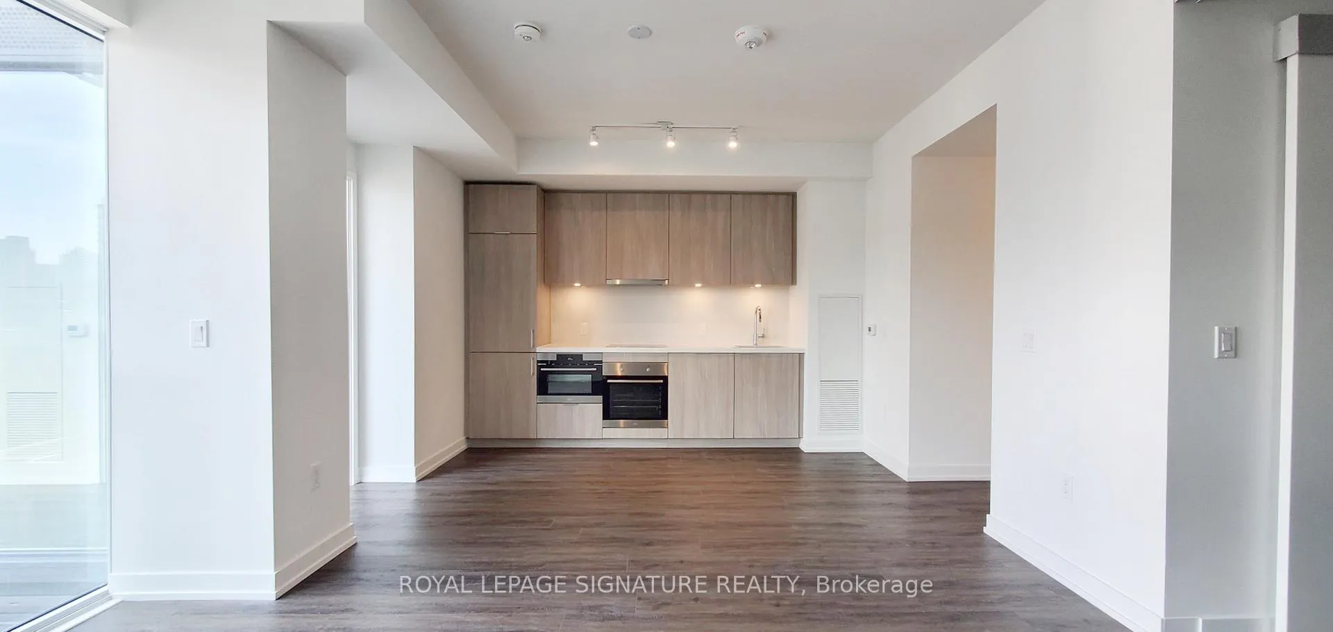 Photo 4 of Unit 1210, 158 Front Street E, Toronto, Moss Park — HOMEH