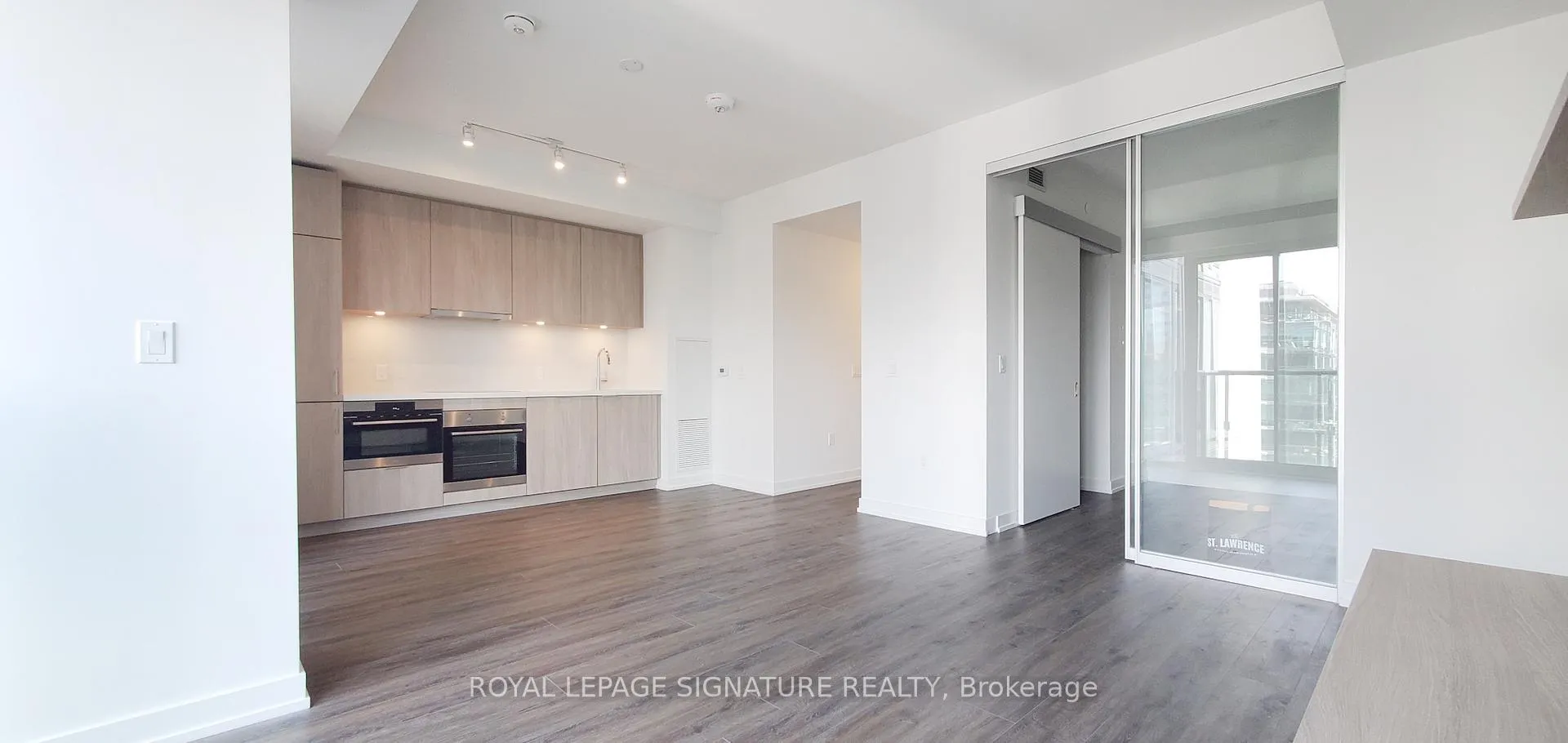 Photo 6 of Unit 1210, 158 Front Street E, Toronto, Moss Park — HOMEH