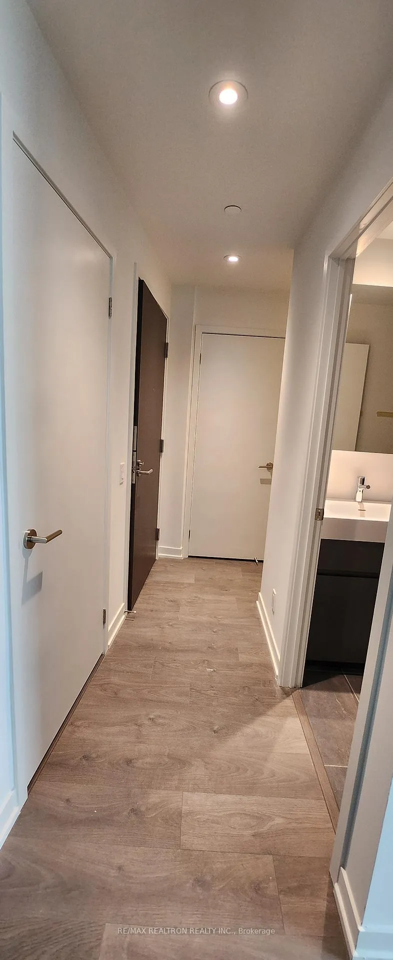 Photo 6 of Unit 1906, 39 Mary Street, Barrie, City Centre — HOMEH