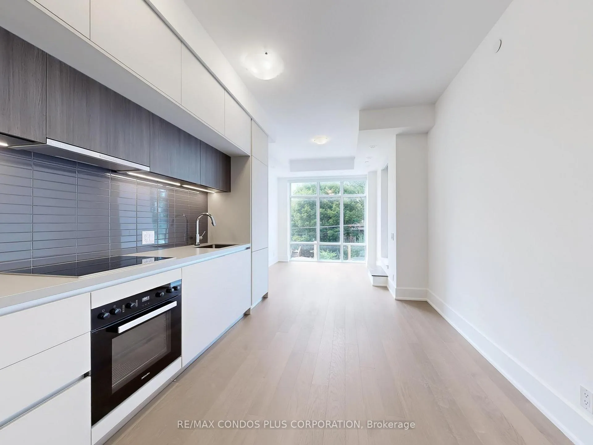 Photo 5 of Unit 201, 800 Broadview Avenue, Toronto, Playter Estates-Danforth — HOMEH