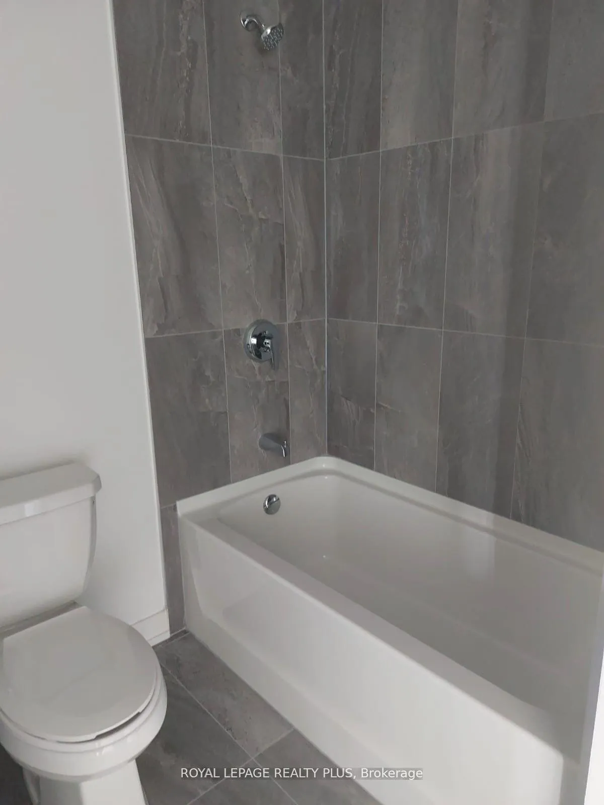 Photo 4 of Unit 203, 56 Lakeside Terrace, Barrie, Little Lake — HOMEH