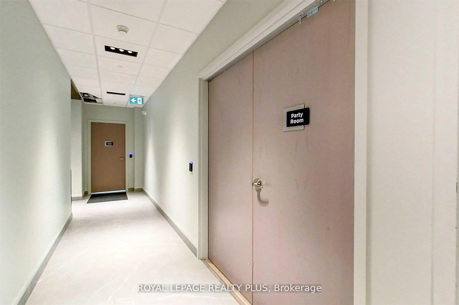 Photo 9 of Unit 203, 56 Lakeside Terrace, Barrie, Little Lake — HOMEH