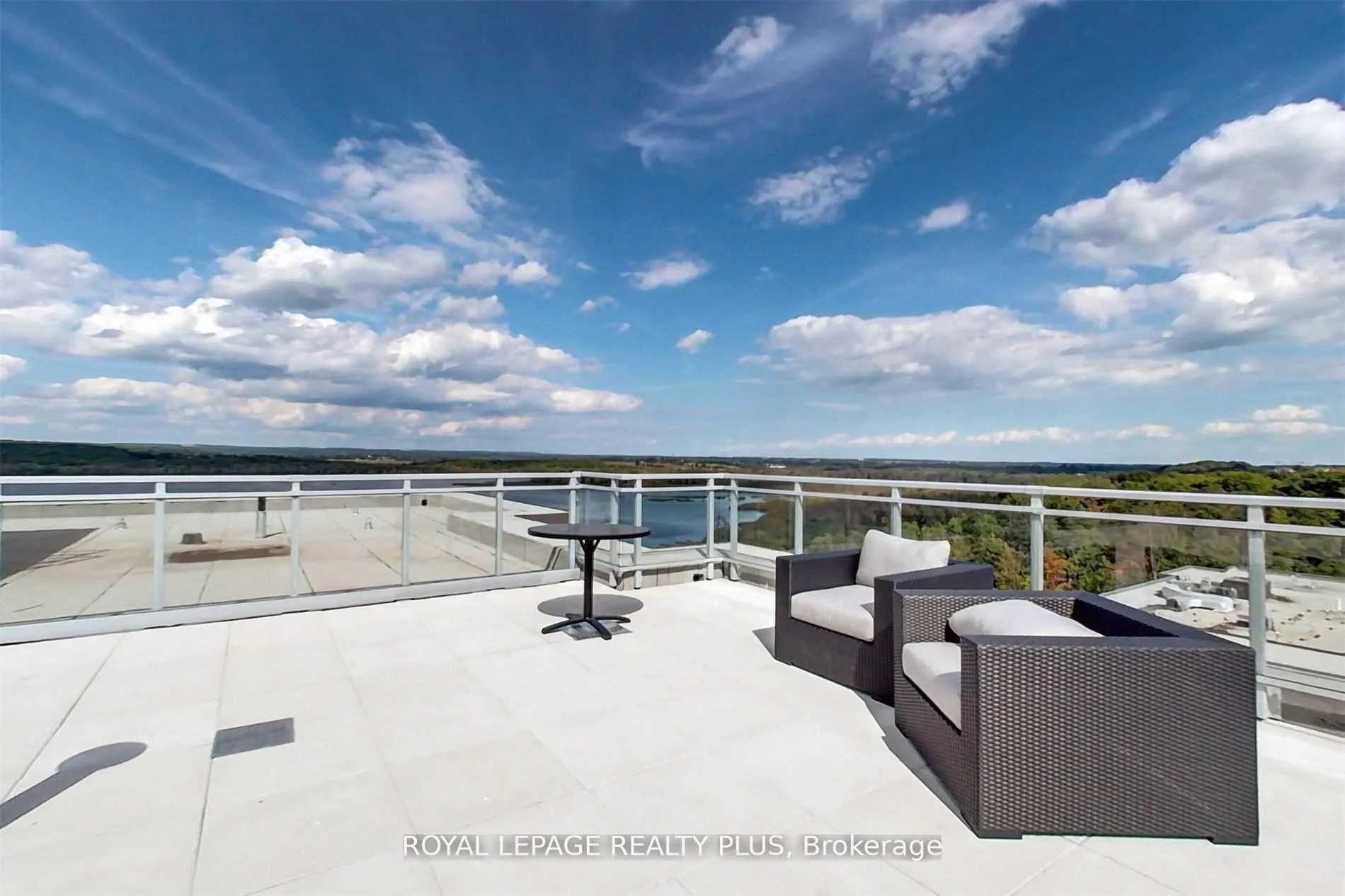 Photo 12 of Unit 203, 56 Lakeside Terrace, Barrie, Little Lake — HOMEH