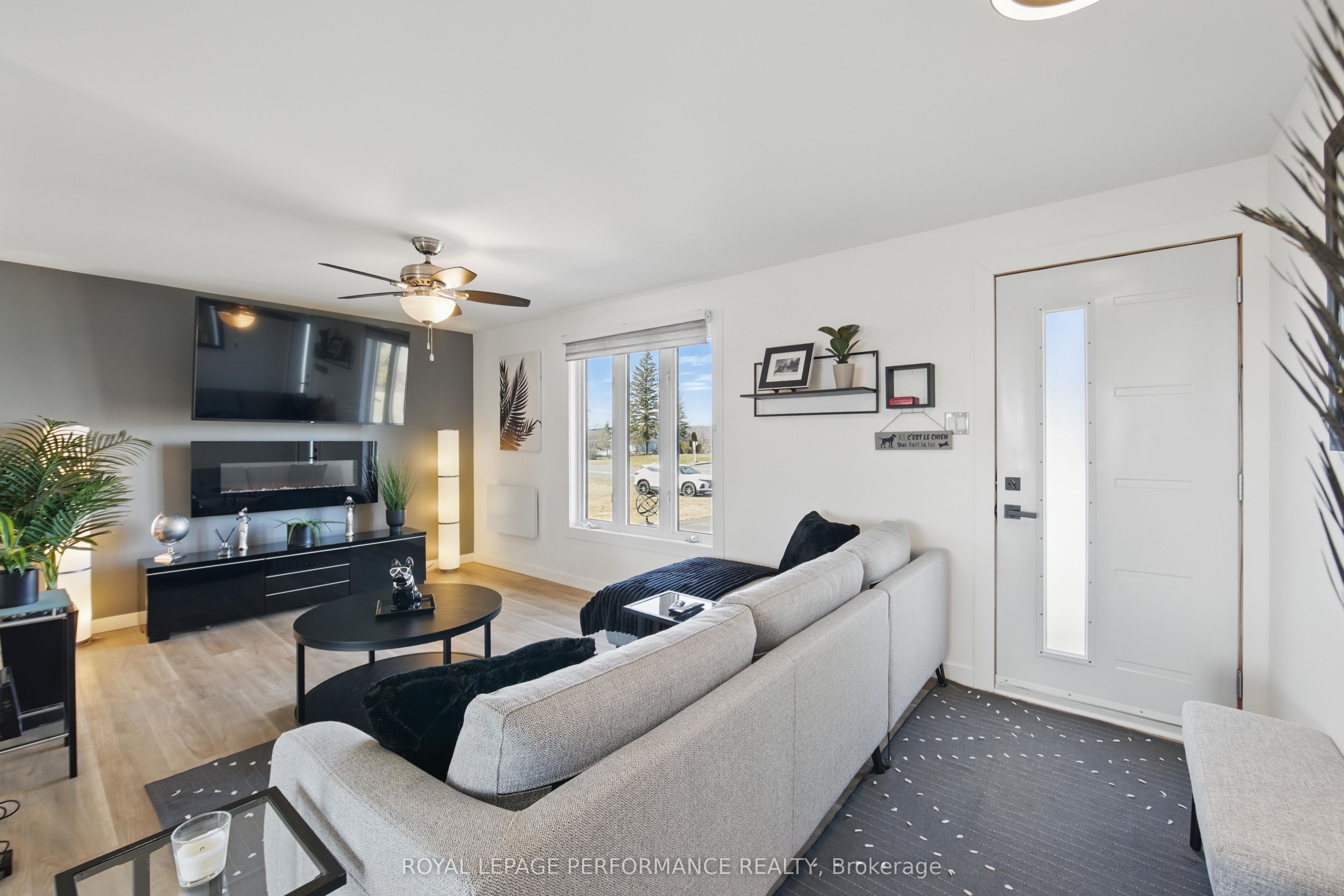 Photo 3 of 1699 Bay Road, Champlain, Champlain Twp — HOMEH