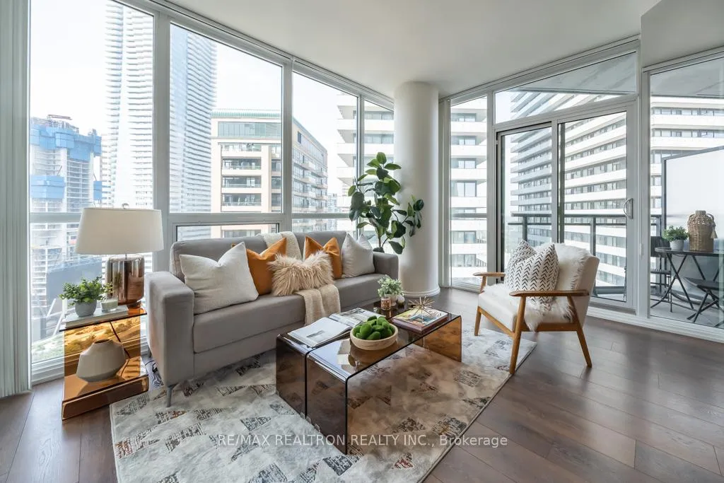 Photo 2 of Unit 3307, 45 Charles Street E, Toronto, Church-Yonge Corridor — HOMEH