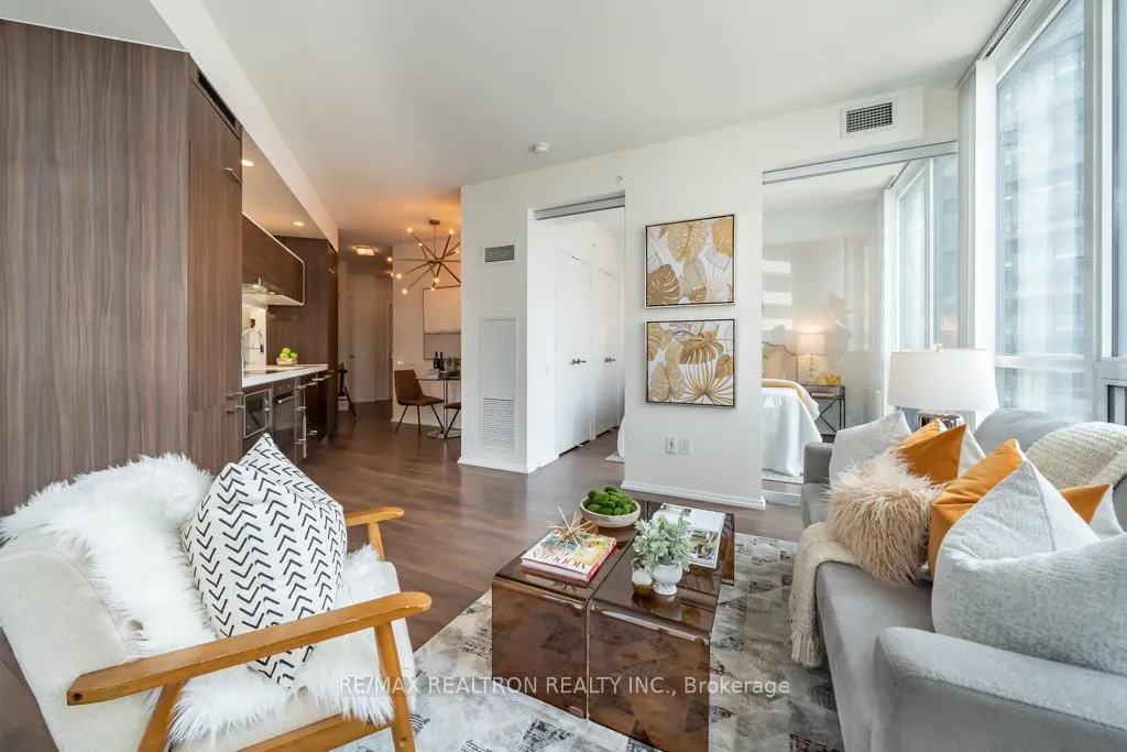 Photo 4 of Unit 3307, 45 Charles Street E, Toronto, Church-Yonge Corridor — HOMEH